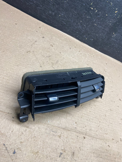 2011 to 2014 Ford Edge Center Dash Radio Panel Air Vent ah5330 DG1