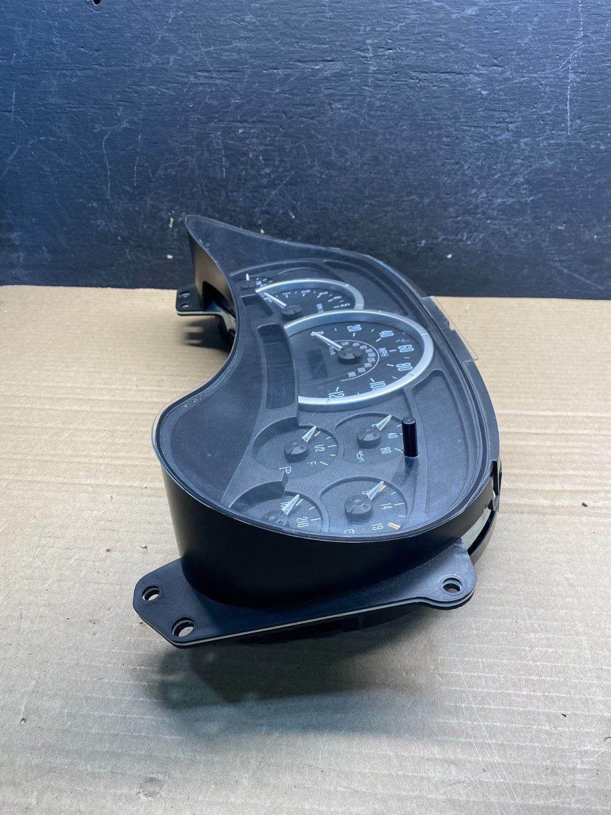 2003 to 2006 Cadillac Escalade Instrument Speedometer Cluster Gauge AF3832 DW2