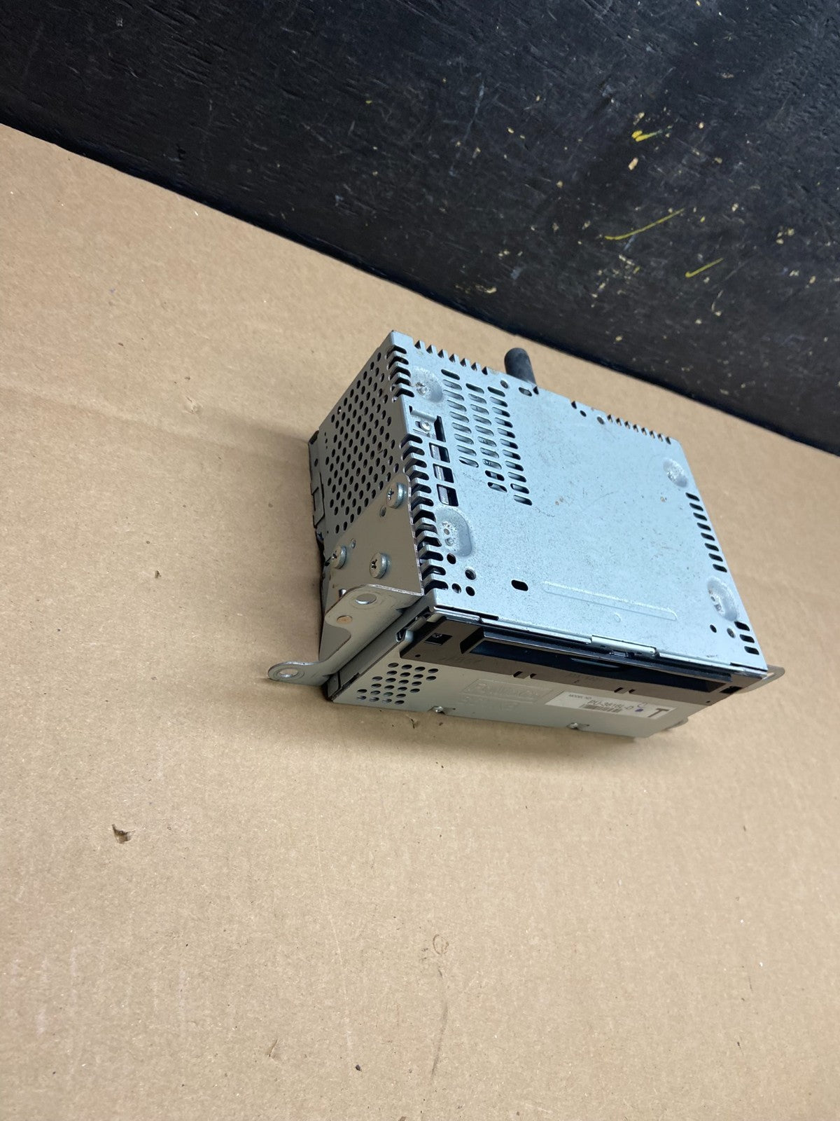 2013 to 2014 Ford Explorer Audio Equipment Radio Receiver AM FM CD t4326 DG2
