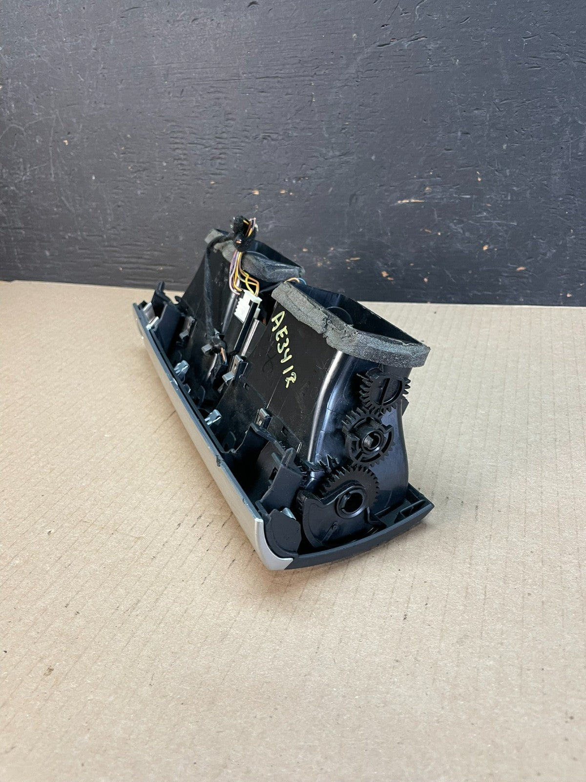 2007 to 2013 BMW X5 X6 Center Console Dash Air Vent AE3412 DG4