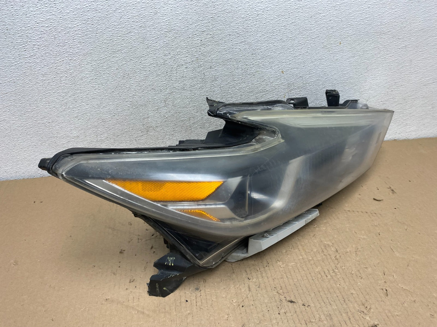 2016 2017 2018 Nissan Maxima Right Passenger Headlight Halogen AF3193 DW2
