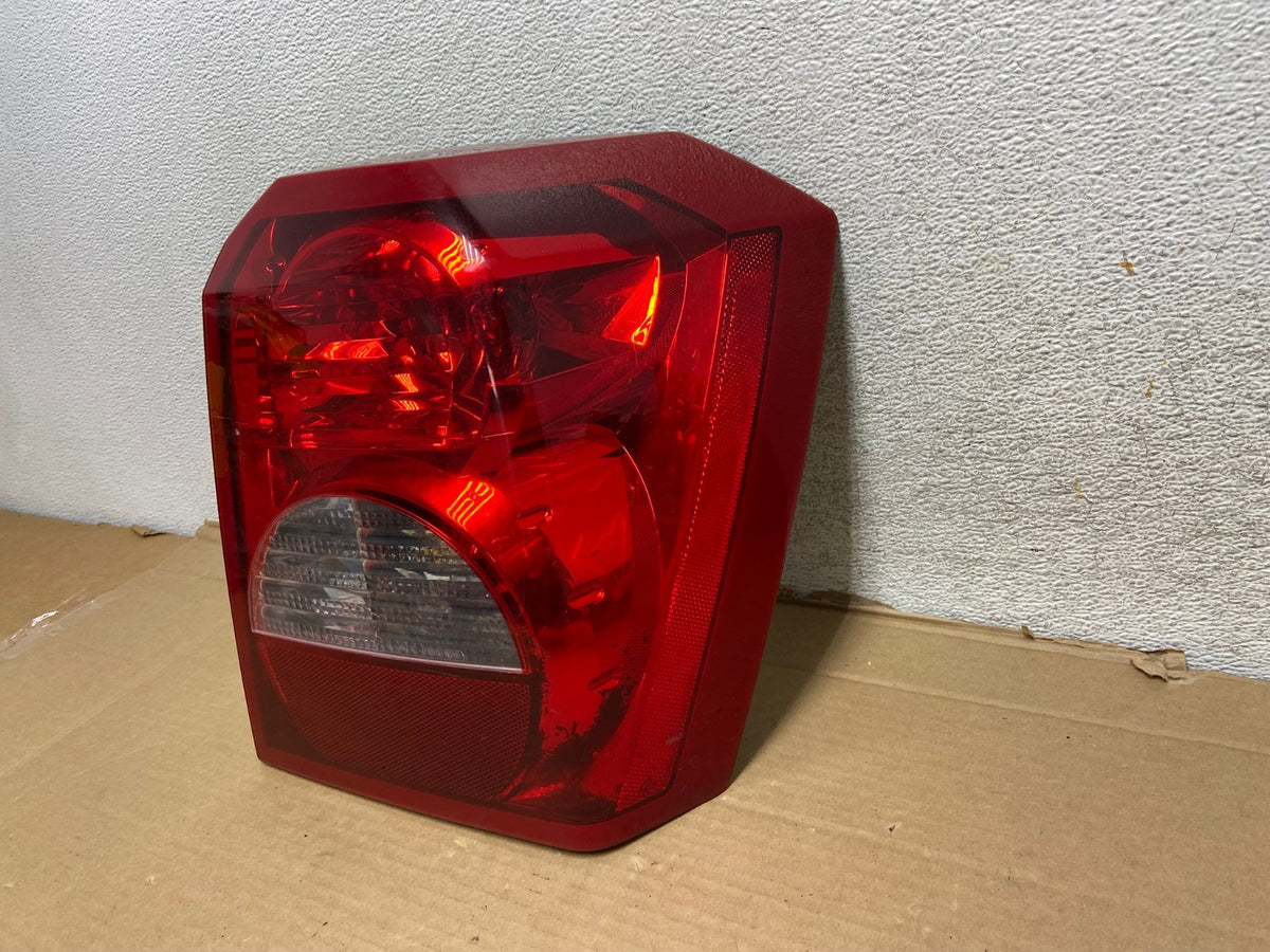 2008-2012 Dodge Caliber Tail Light Right Passenger Rh Side AG9168 LK2