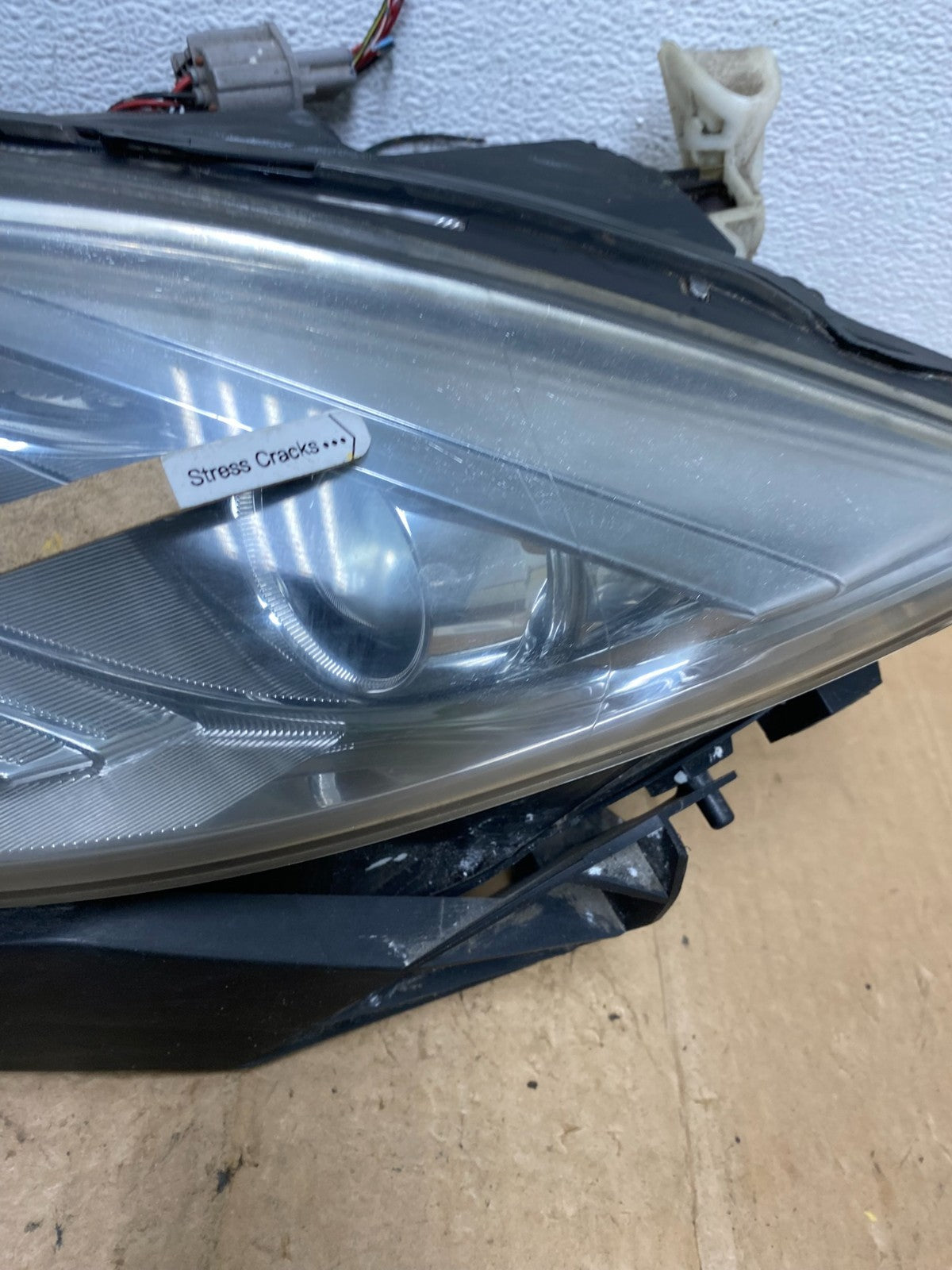2009 - 2010 Mazda 6 Left Driver LH Side Halogen Headlight AD0557 DW4