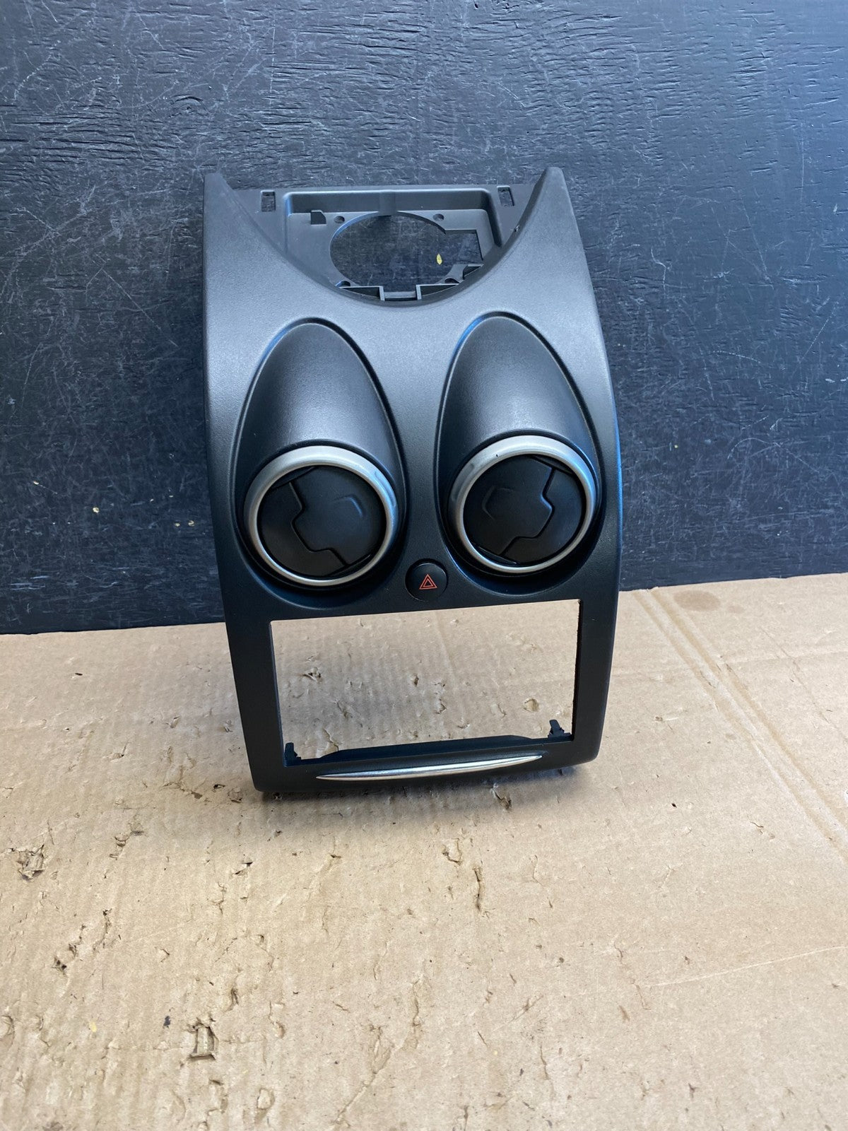 2011 2012 2013 Nissan Rogue Dash Upper Center Radio Bezel Trim AJ1643 DG0
