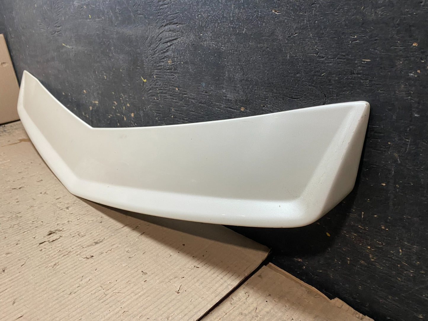 2003 to 2007 Cadillac CTS Trunk Spoiler Wing White OEM X8234 PS1