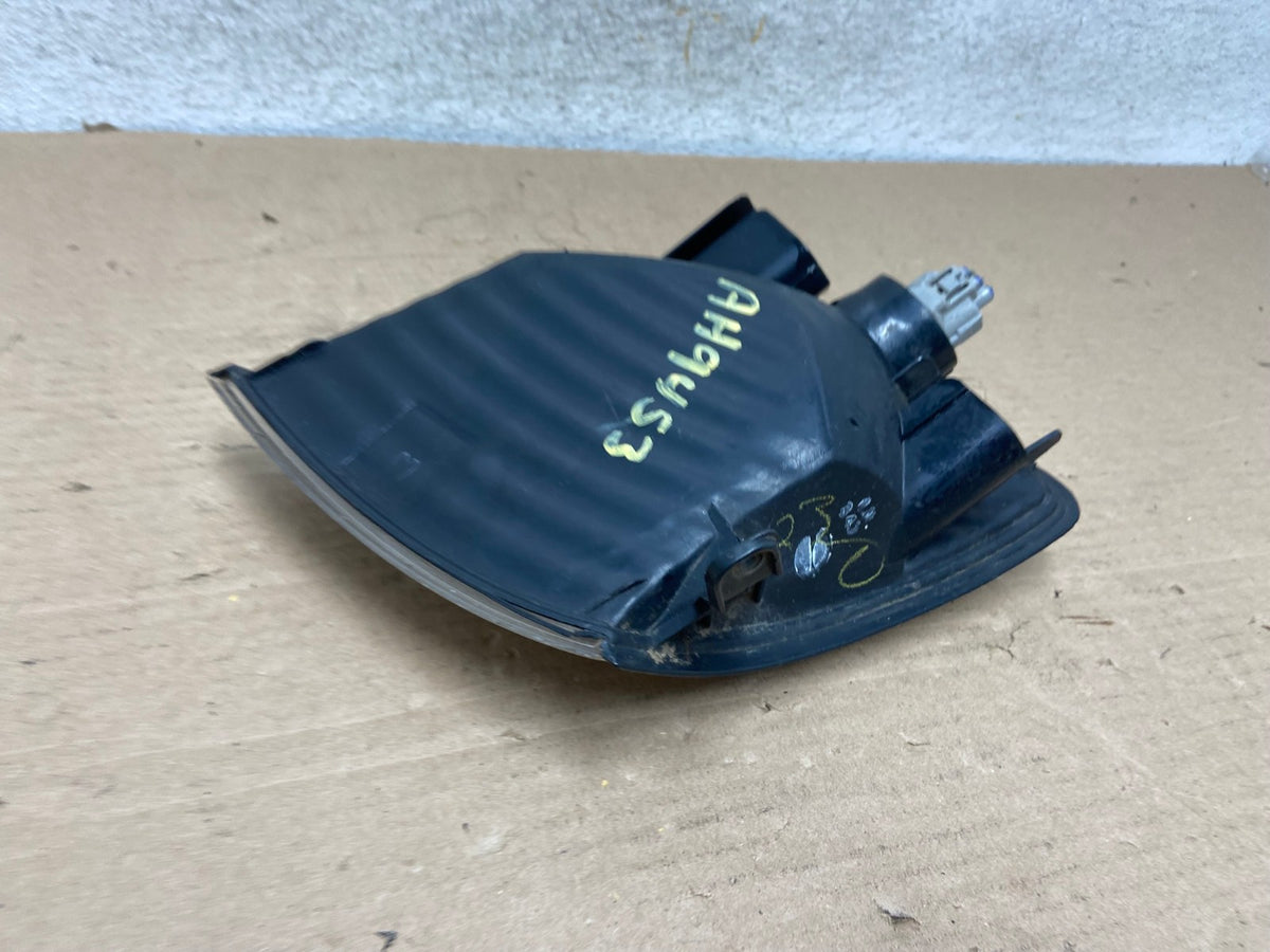 2001 to 2003 Toyota Sienna Turn Signal Left Driver LH Lamp AH9453 LK6