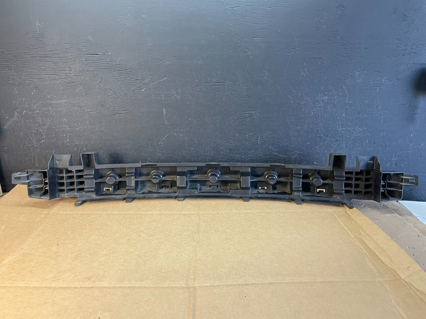 2011 to 2014 Chrysler 300 Front Bumper Energy Absorber Bracket ae0776 DG3