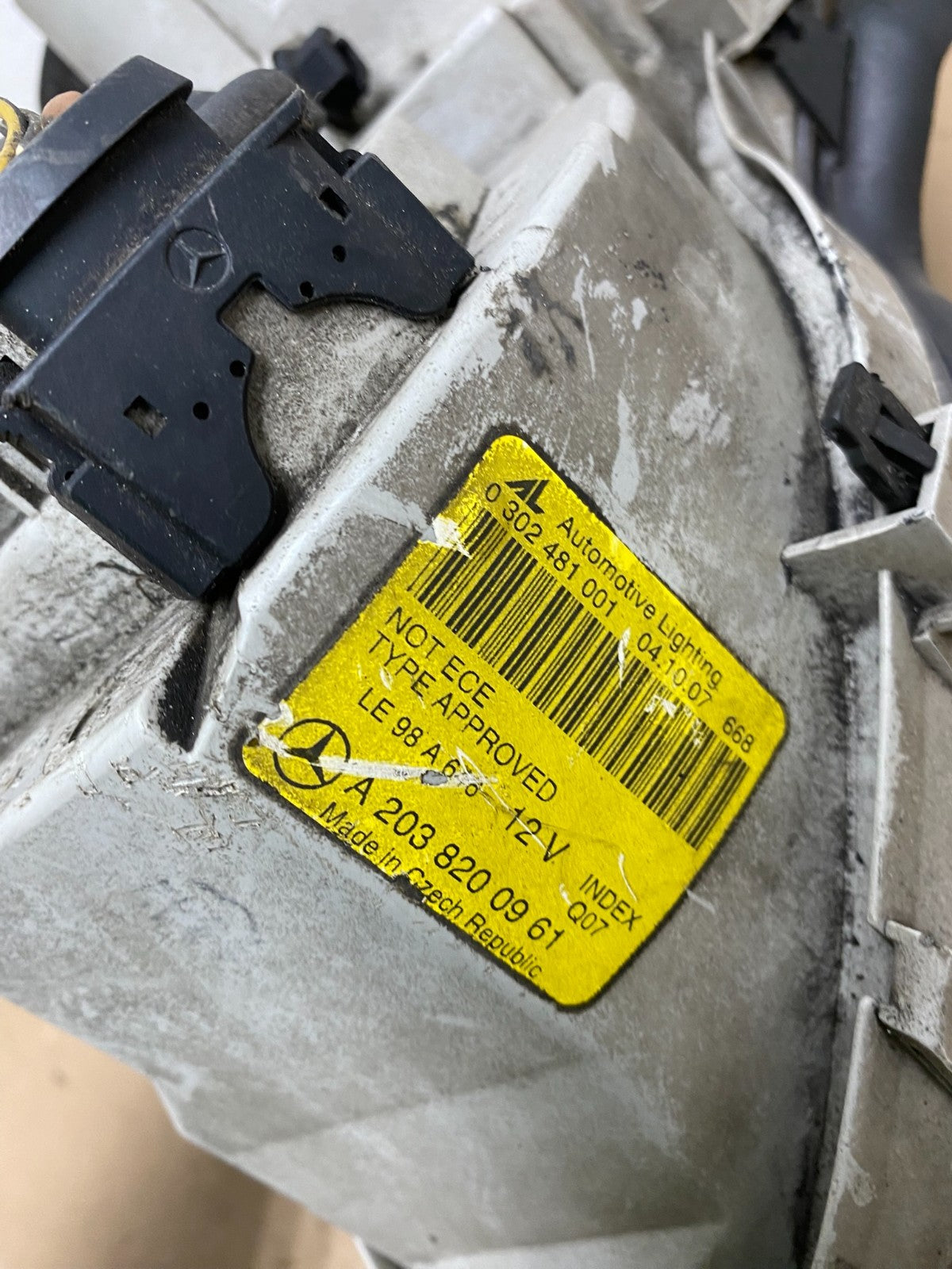 2001-2004 Mercedes-Benz C Class Halogen Left Driver Headlight AG4445 DW8