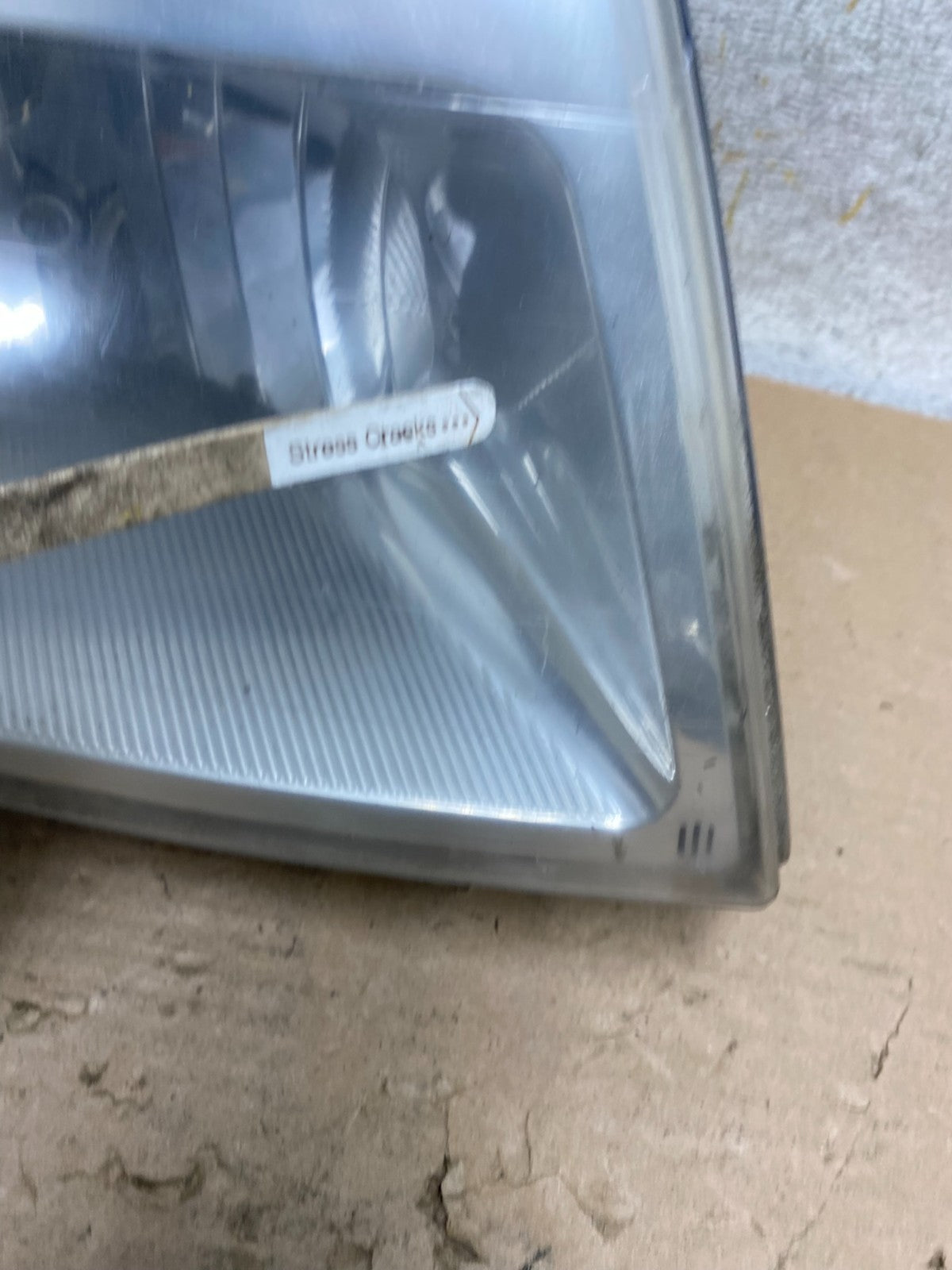 2010 to 2013 Ford Transit Connect Right Passenger Side Headlight AI0999 DW4