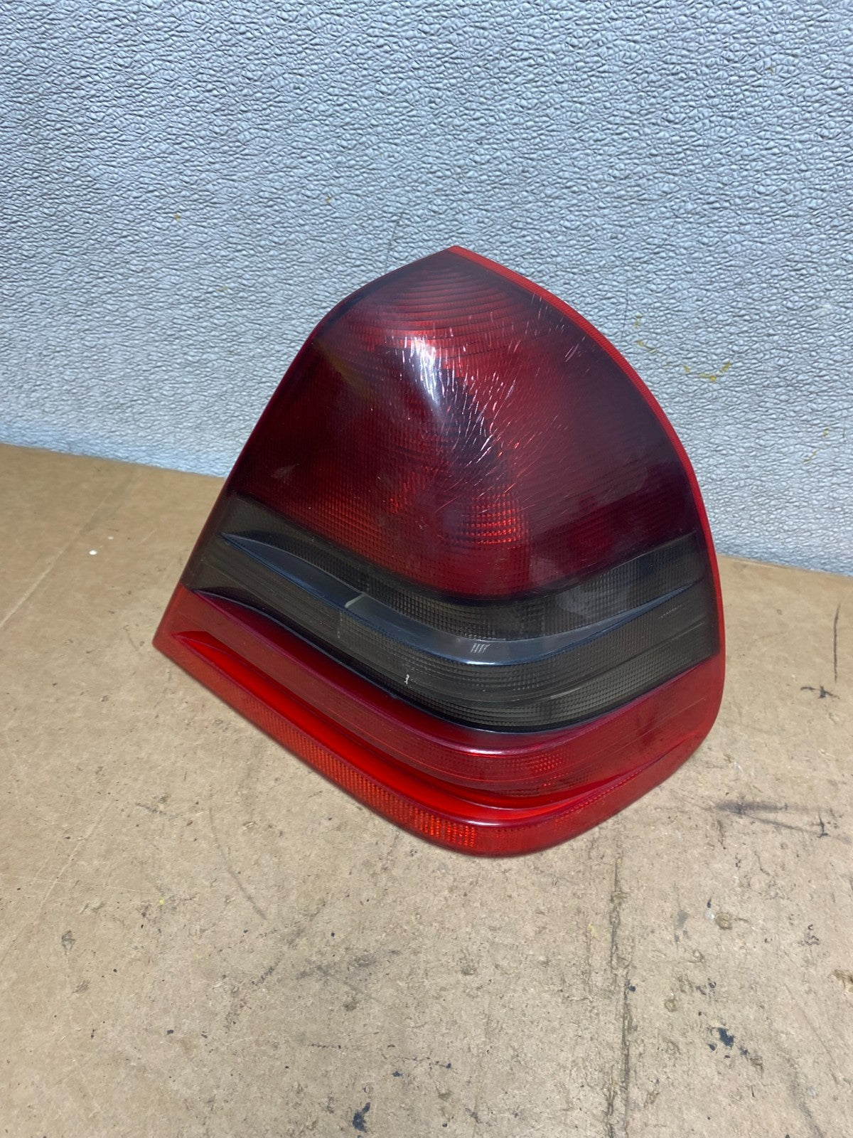 1998 to 2000 Mercedes C-Class Passenger Right Side Tail Light X7090 PS0