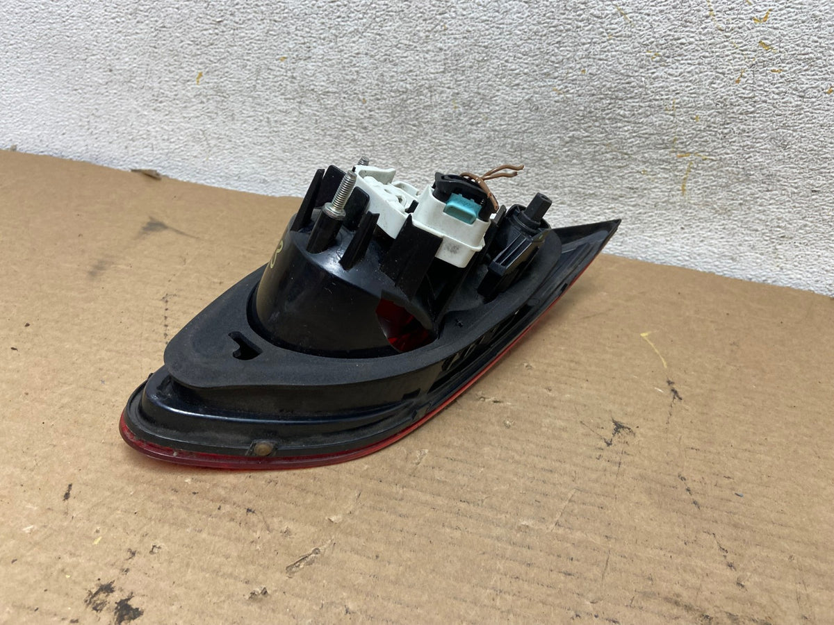 2009-2012 Volkswagen CC Right Passenger RH Side Tail Light Inner Trunk AH4303 LK4