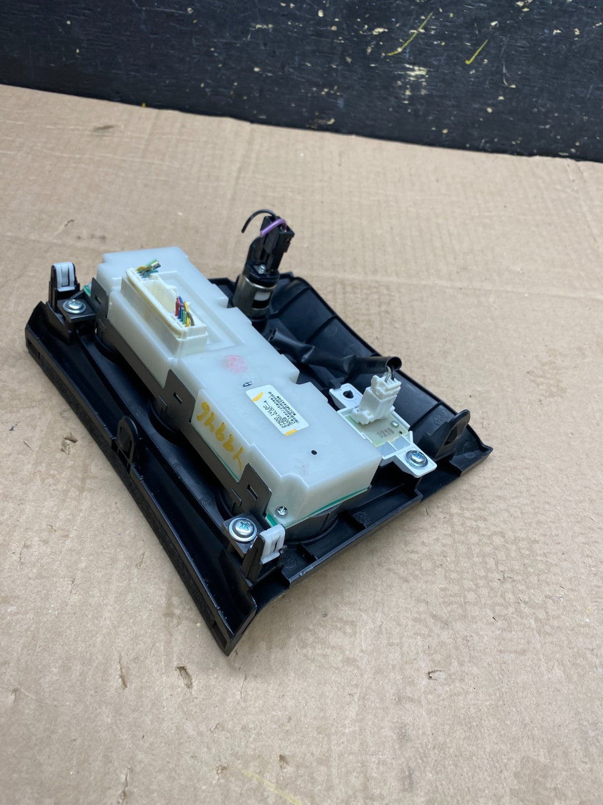 2011 to 2015 Nissan Rogue Heater Temperature AC Climate Control OEM y5319  DG4