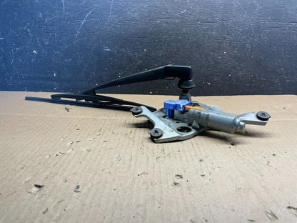 2010 to 2014 Subaru Legacy Outback Rear Windshield Wiper Motor u2104 DG3