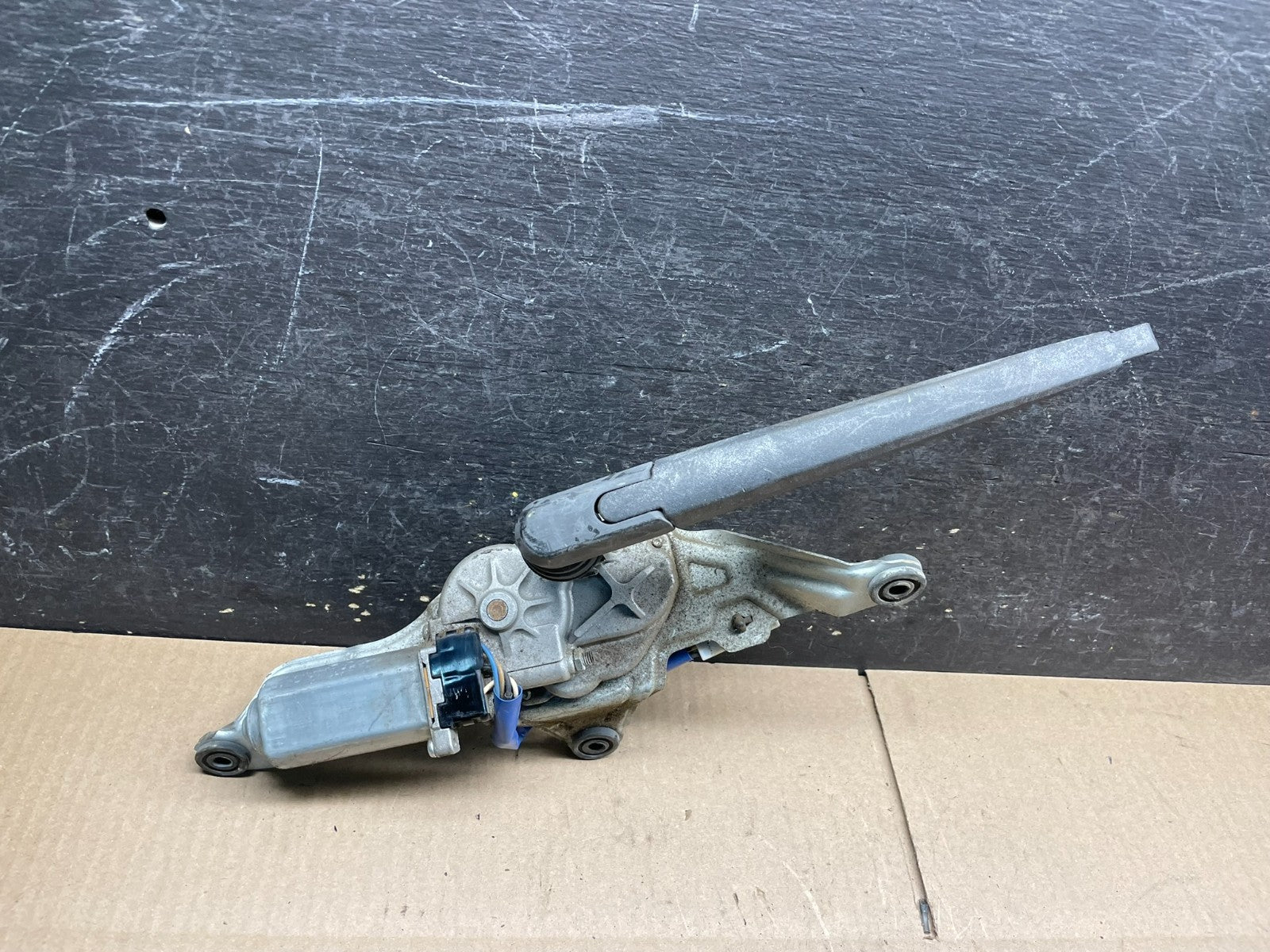 2007 - 2011 Hyundai Accent Rear Glass Windshield Wiper Motor V9070 DG0