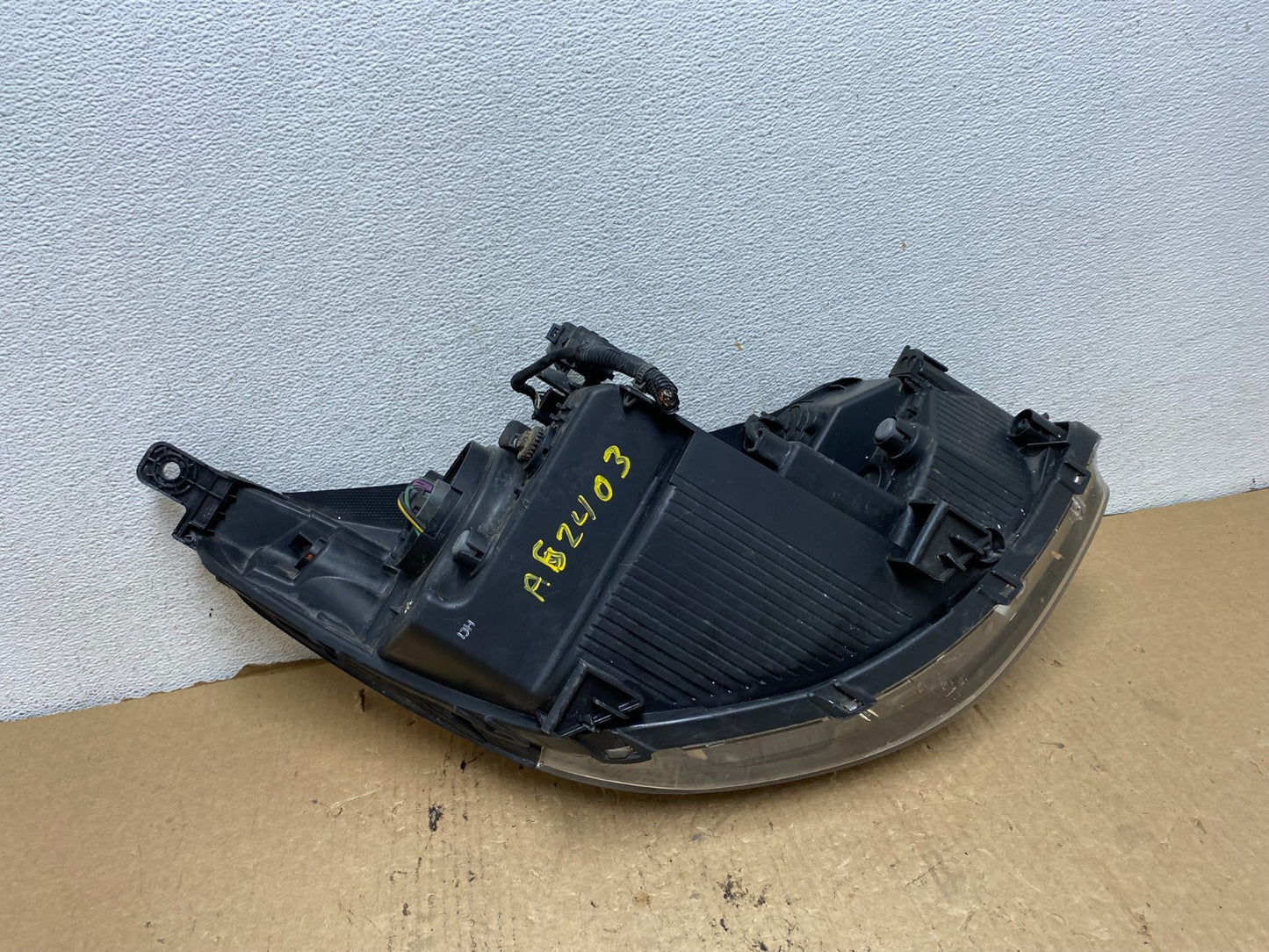 2014 - 2018 Kia Soul Left Driver LH Halogen Headlight AG2403 DW7