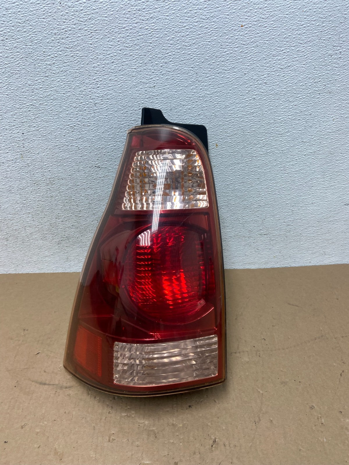 2003 2004 2005 Toyota 4Runner Left Driver LH Side Tail Light AD7660 DW0