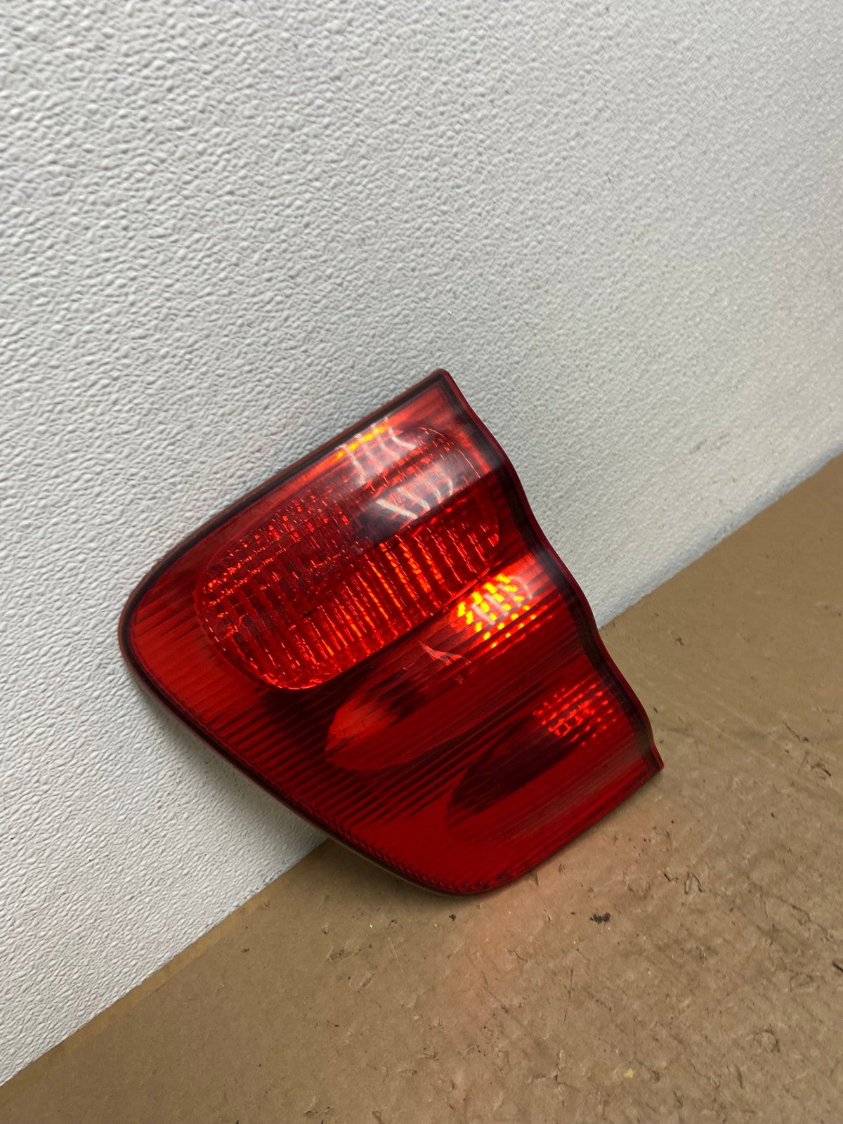 2001- 2004 Toyota Sequoia Right Passenger RH Side Tail light Inner Oem AB6737 LK2