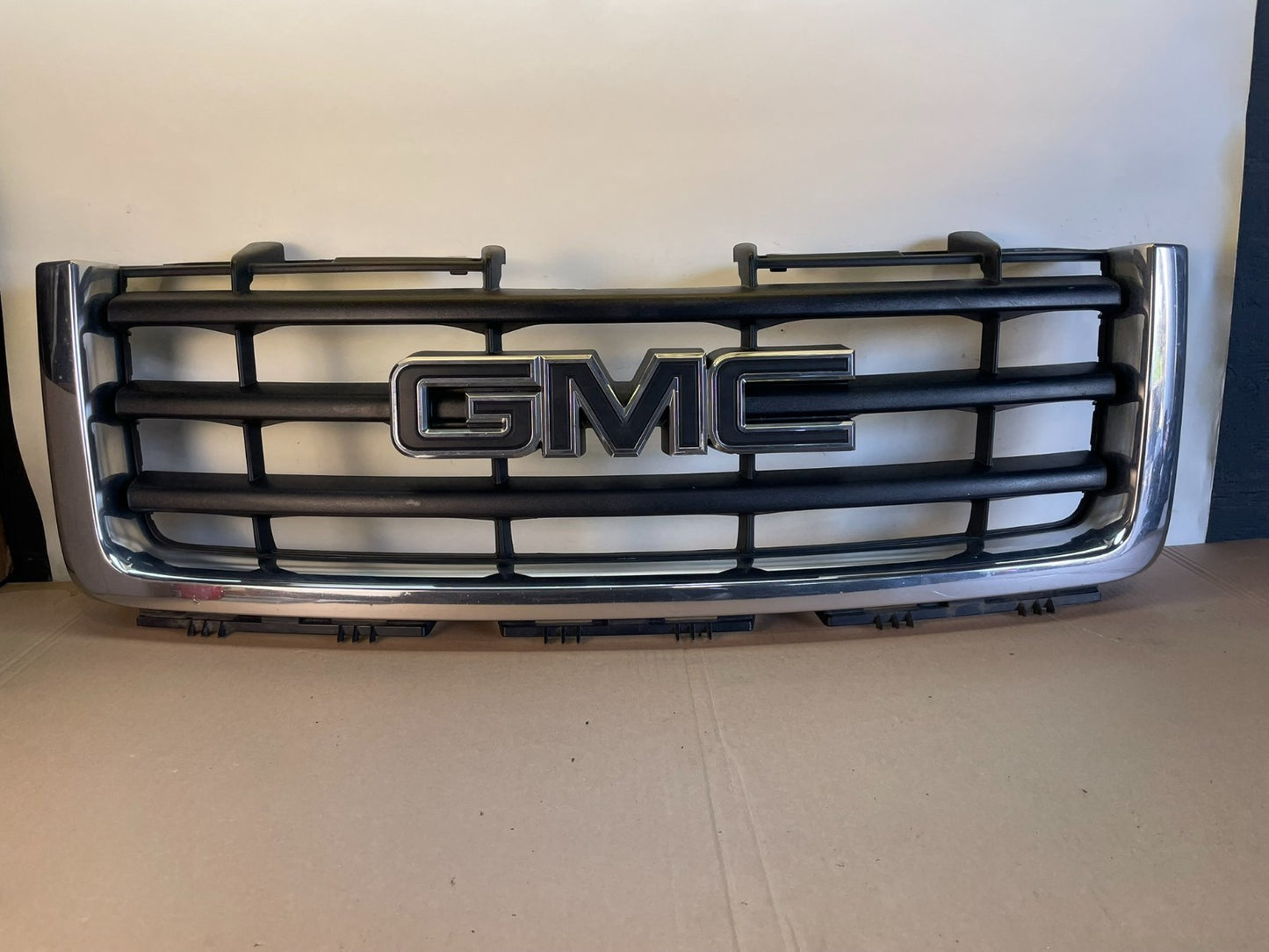 2007 to 2013 GMC Sierra 1500 Front Upper Chrome Grill Grille AG2571 MS0