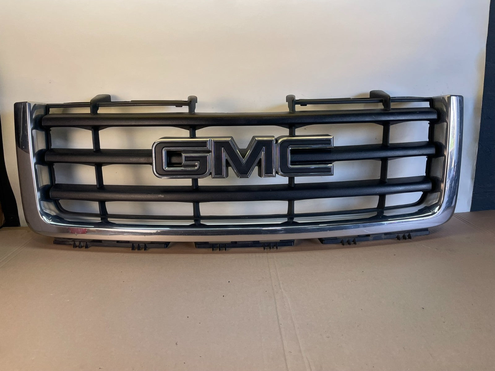 2007 to 2013 GMC Sierra 1500 Front Upper Chrome Grill Grille AG2571 MS0