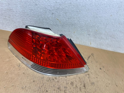 2002 to 2005 BMW 7-Series 745i 760i Left Driver LH Side Tail Light Oem Q8774 DW1