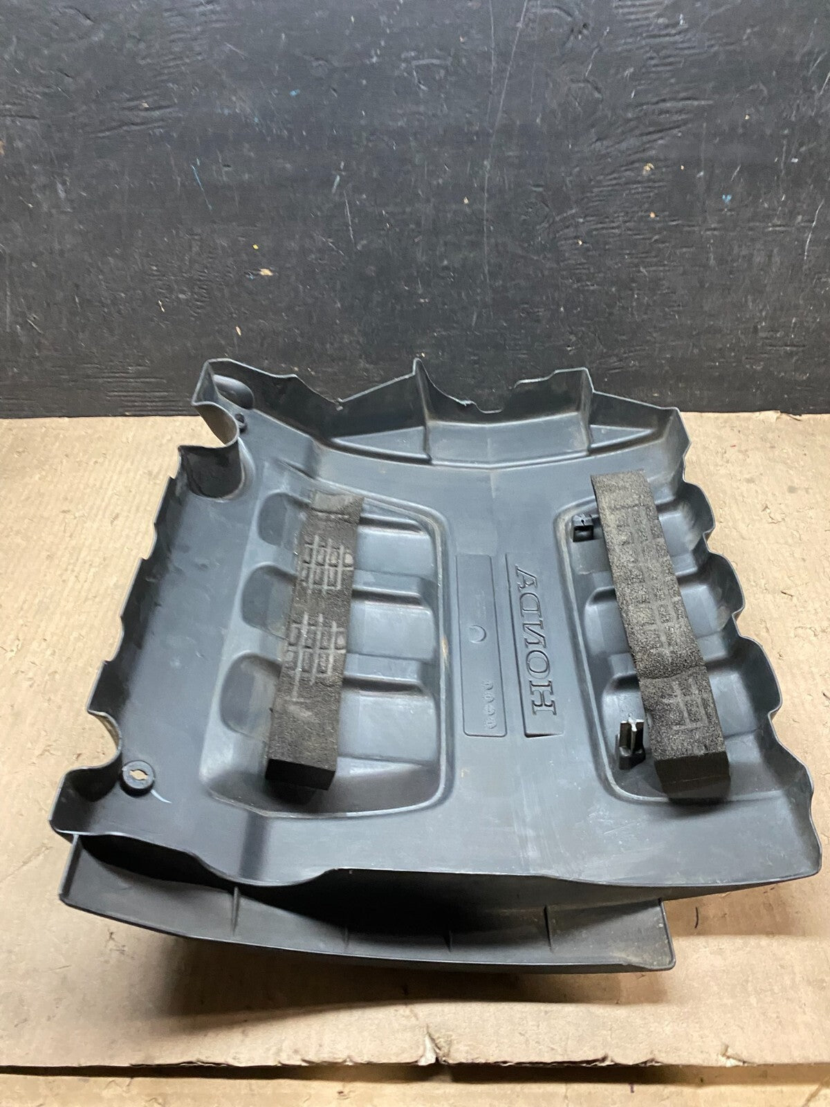 2005 to 2007 Honda Odyssey Black Engine Cover OEM j1269 DG6