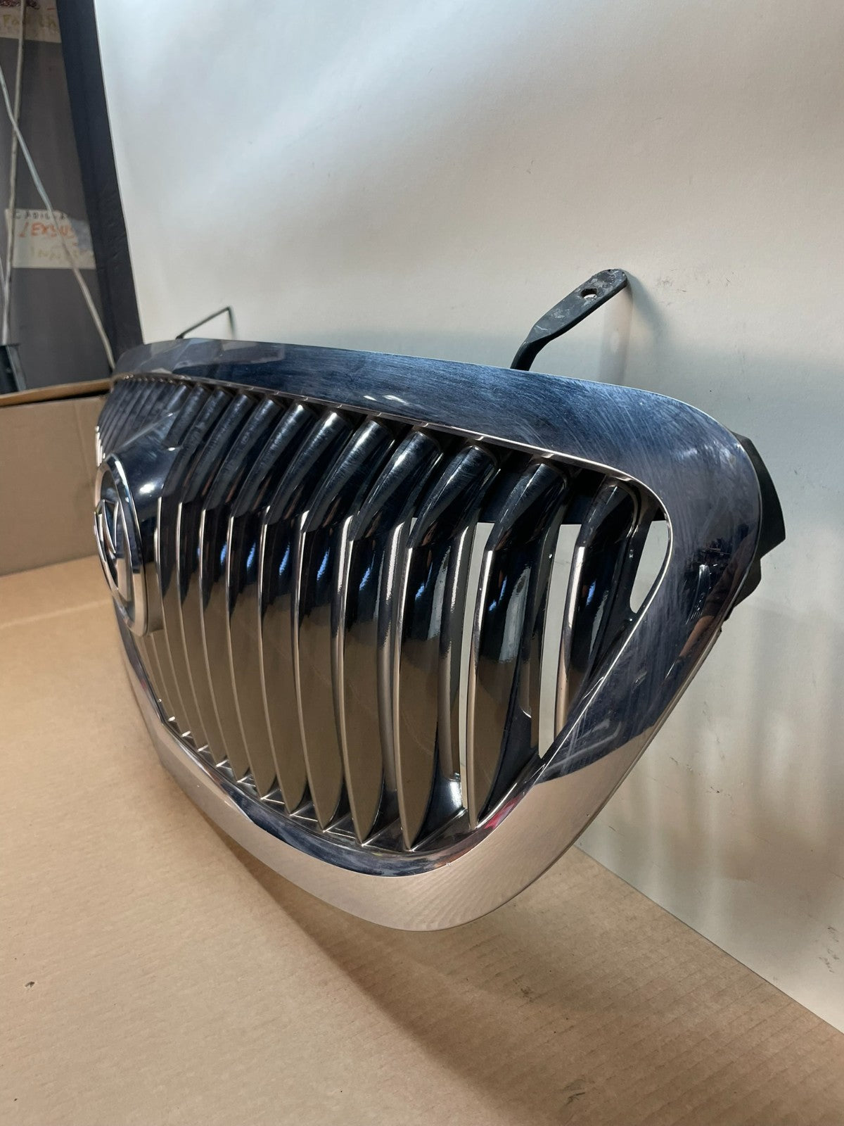 2008 to 2012 Buick Enclave Front Upper Grill Grille AJ1018 DG1