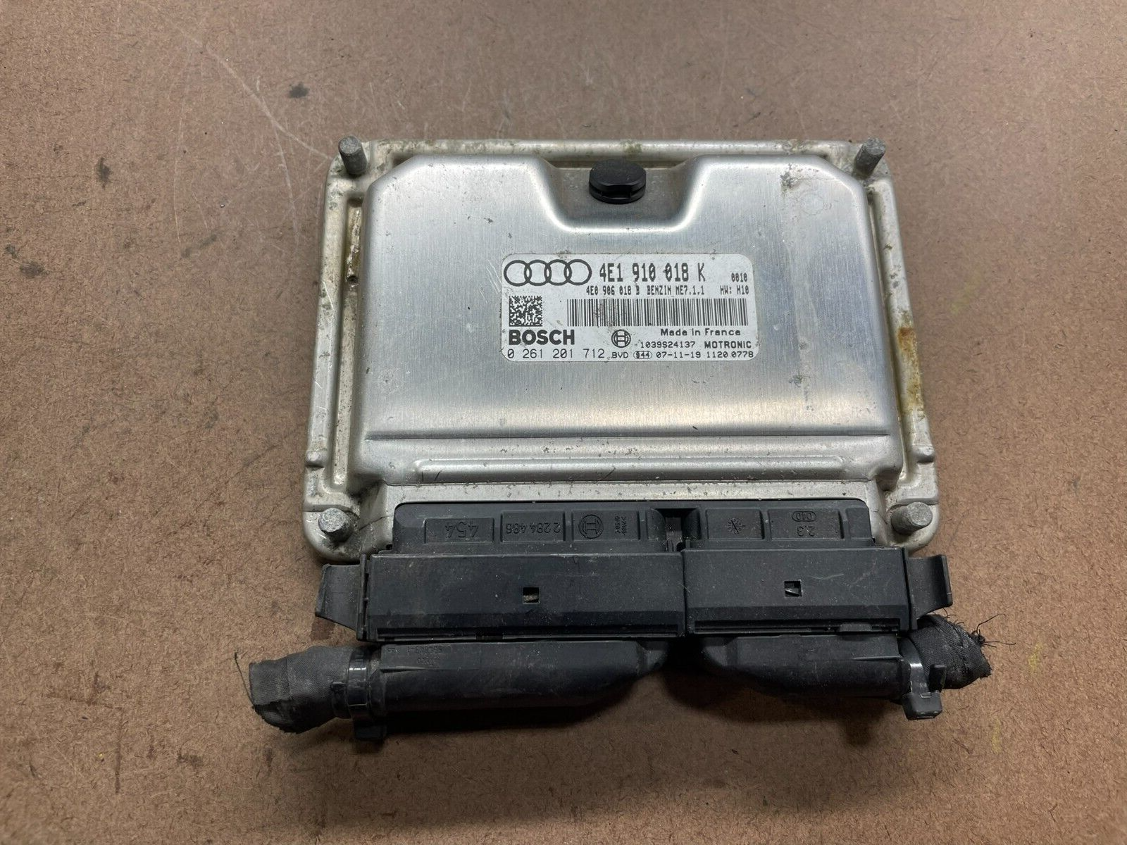 Volkswagen Audi PCM ECM ECU 4E1910018K H40760