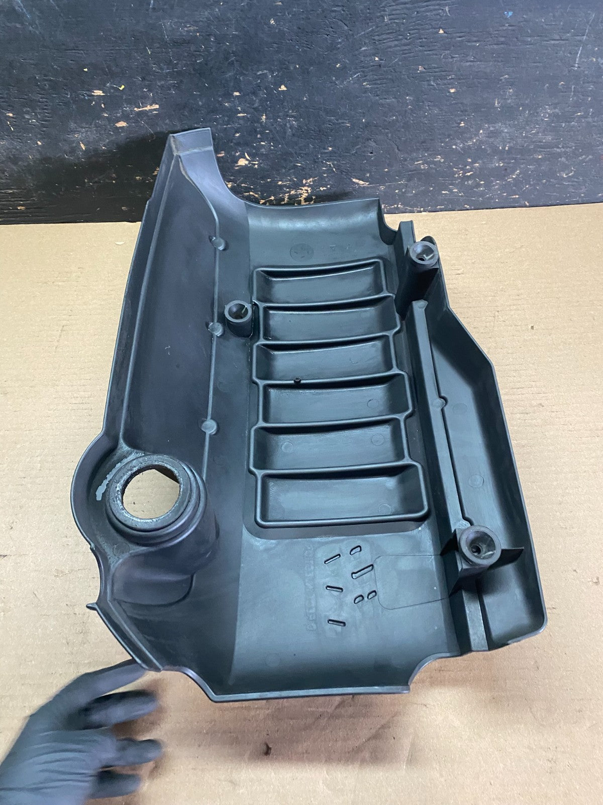 2007 to 2008 GMC Acadia 3.6L VVT Engine Cover Shield OEM s1217 DG7