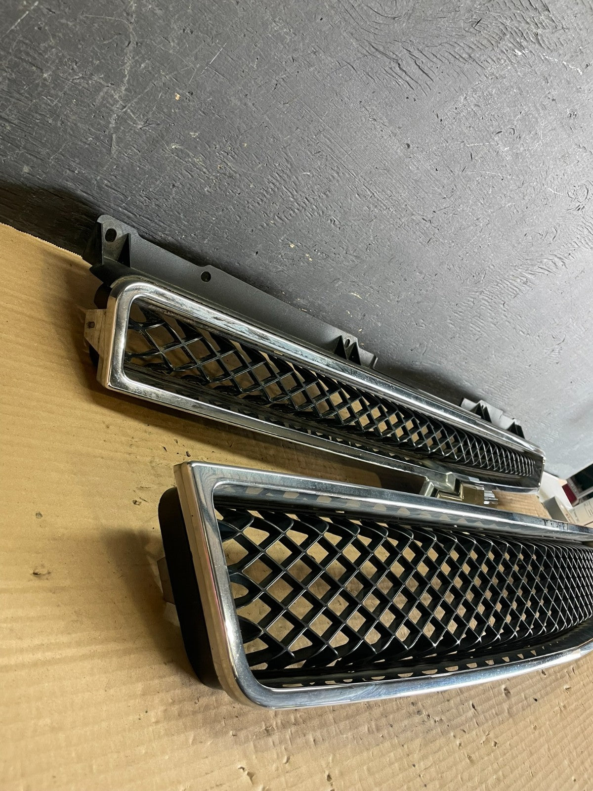 2007 to 2014 Chevrolet Tahoe Suburban Lower Upper Grill Grille Set AF3517 DW2