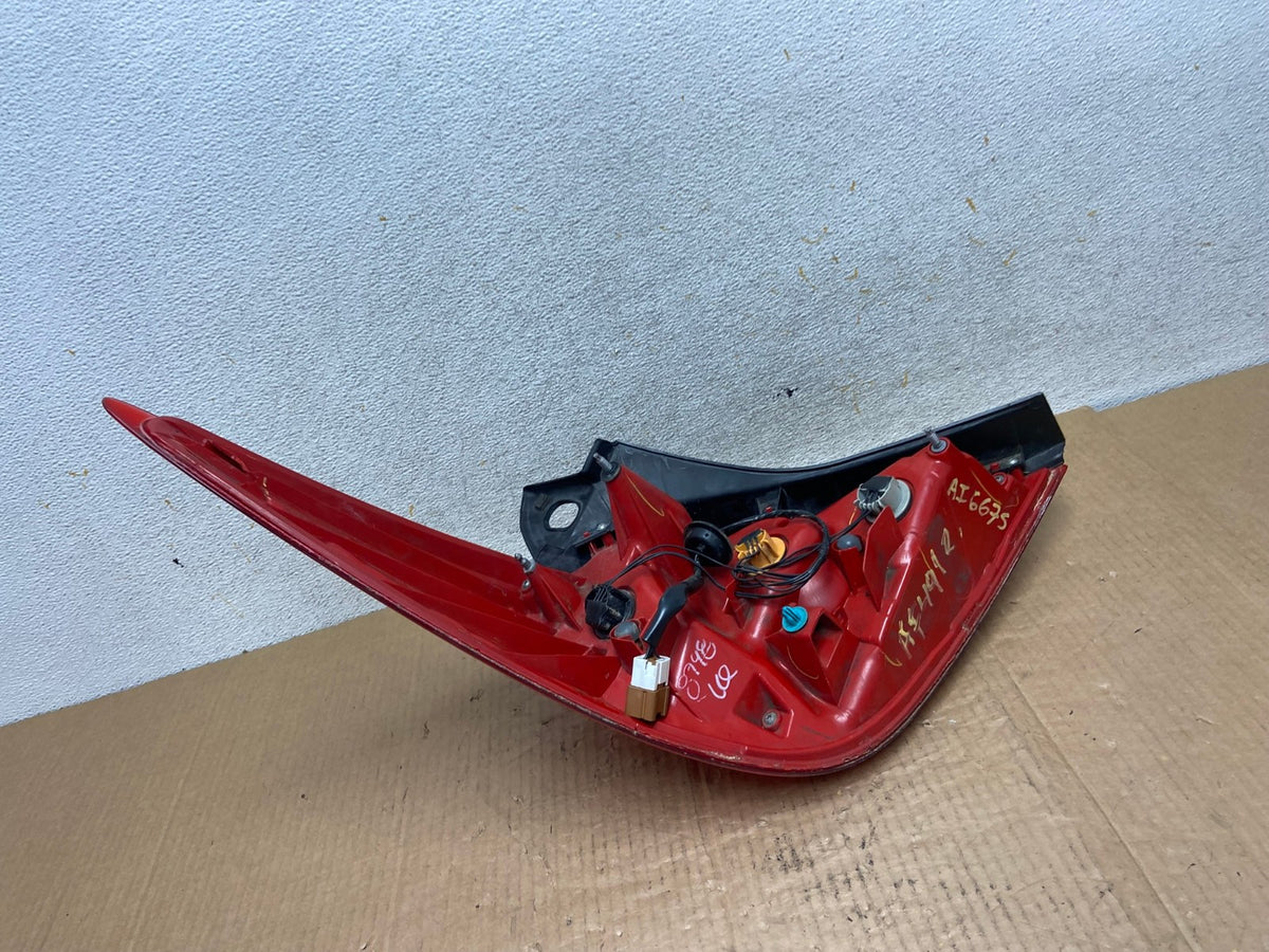 2007 - 2012 Nissan Versa Hatchback Right Passenger Side Tail Light AI6675 LK7