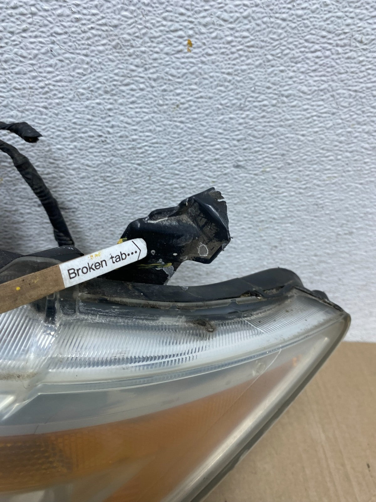 2011 to 2013 Honda Odyssey Front Left Driver LH Headlight Halogen AF7122 DW4