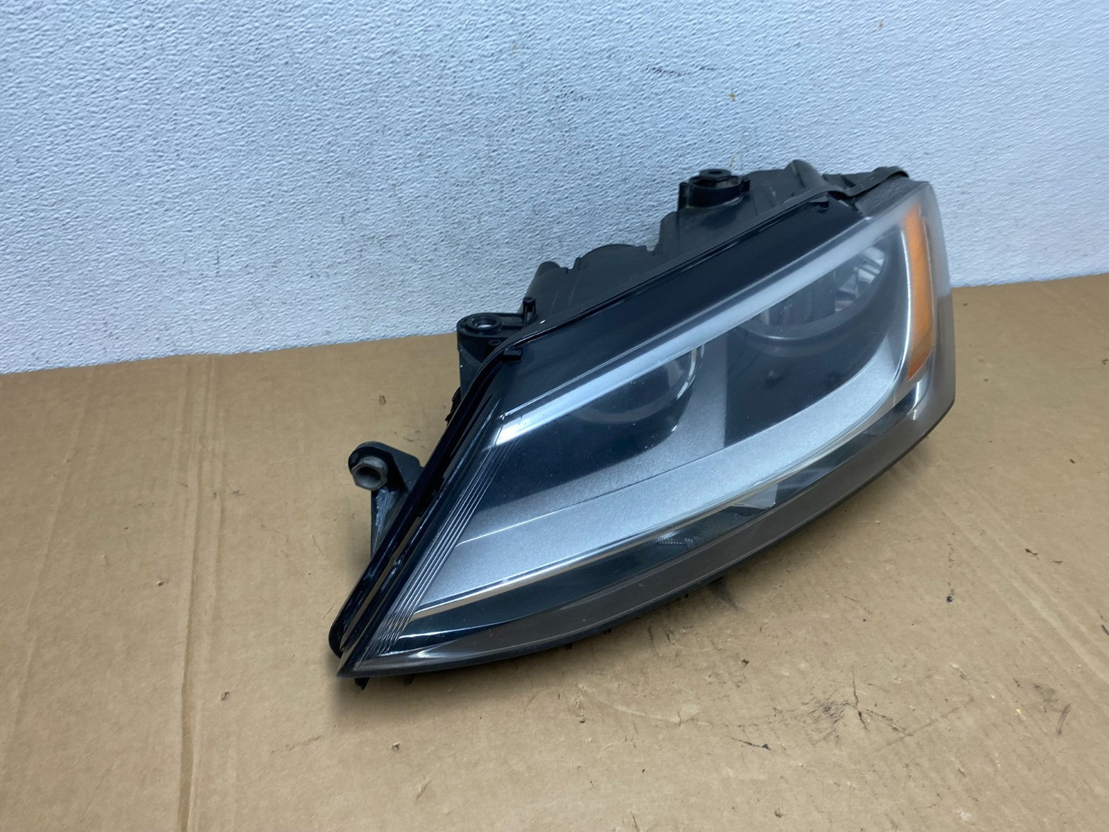 2011 to 2014 Volkswagen Jetta Left Driver LH Headlight Halogen AD2748 DW2