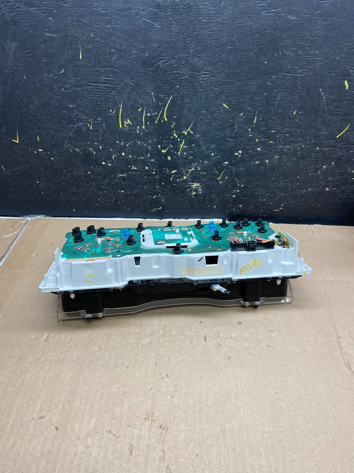 2003 to 2005 Ford Crown Victoria Speedometer Cluster Gauge ab1916 DG5