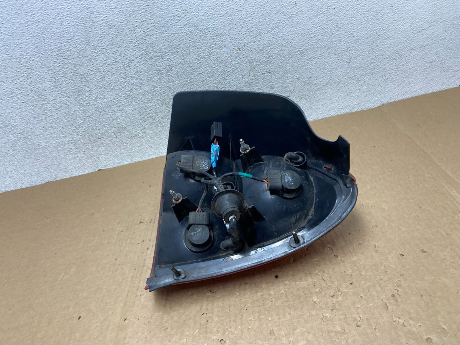 1998 to 2002 Lincoln Town Car Left Driver Lh Tail Light AF9710 DW6