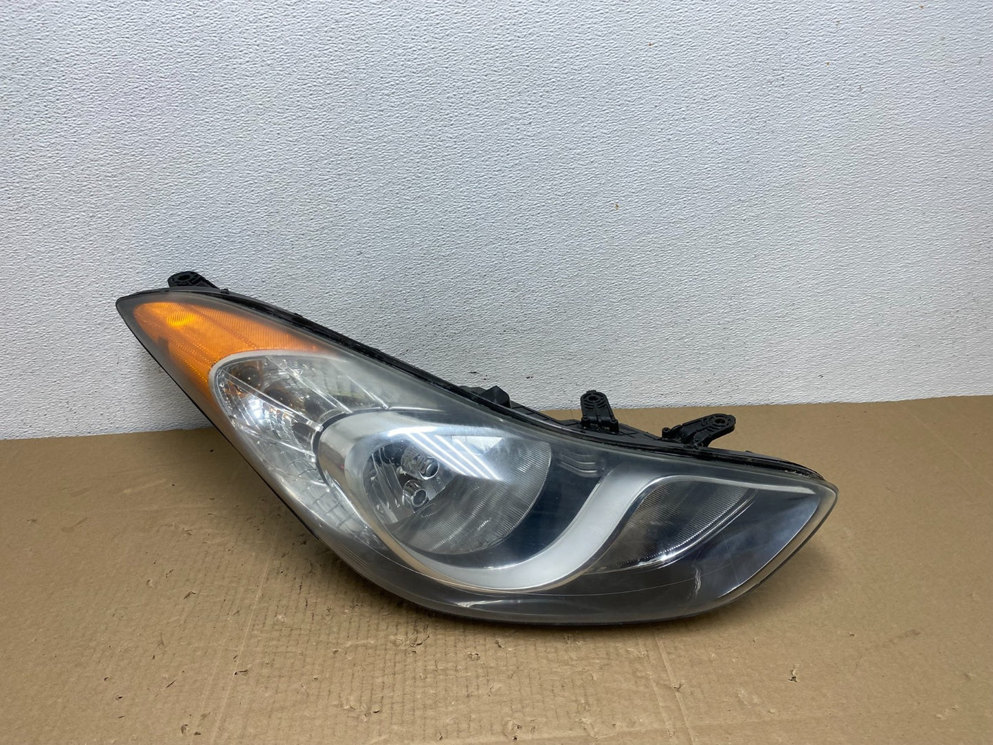 2011 2012 2013 Hyundai Elantra Right Passenger Headlight Oem AC3843 DW0