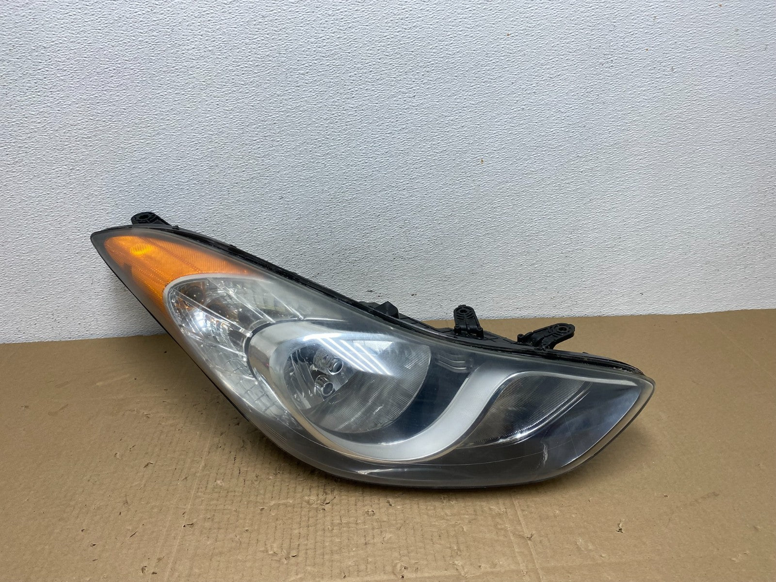 2011 2012 2013 Hyundai Elantra Right Passenger Headlight Oem AC3843 DW0