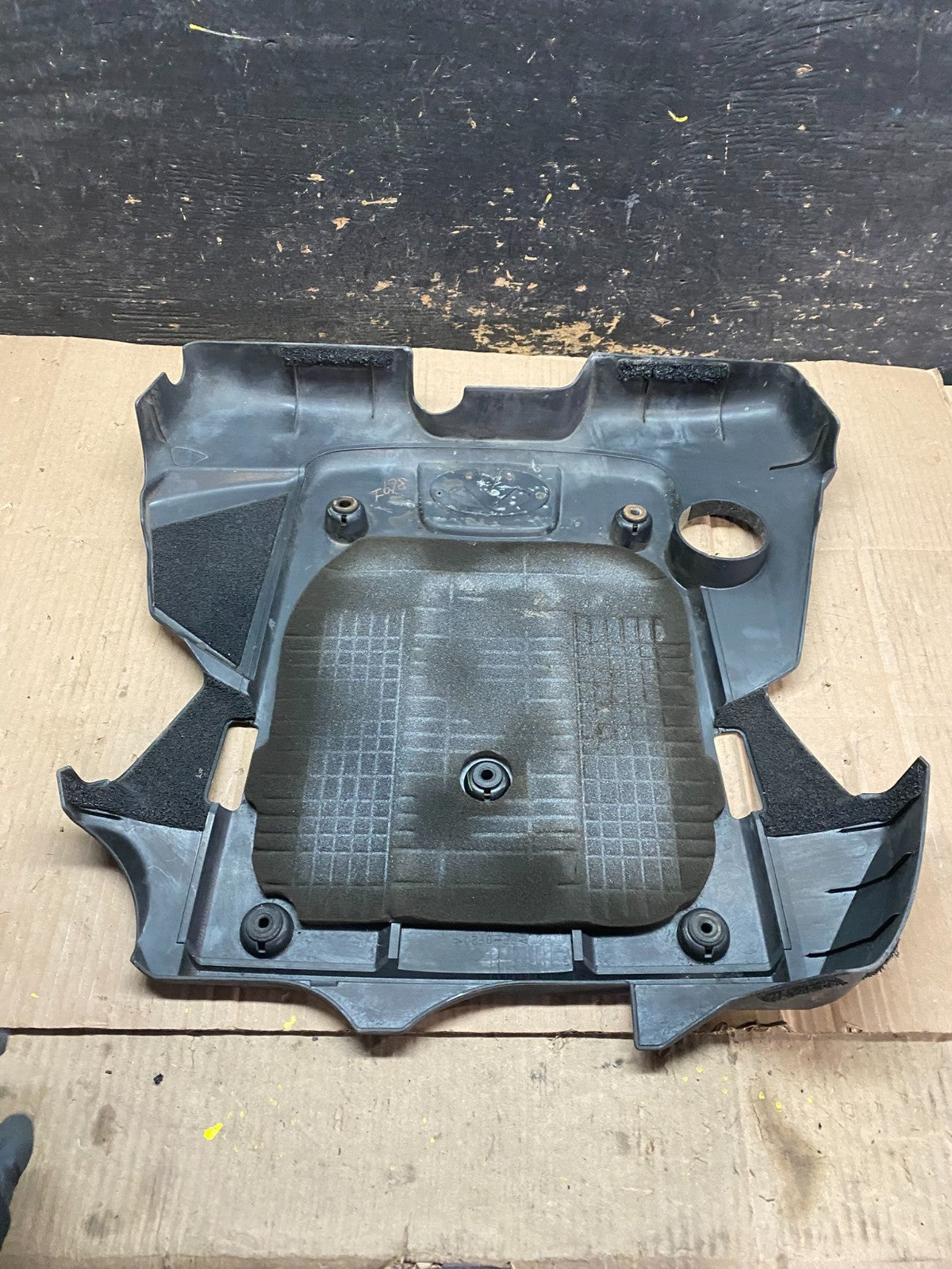 2007 to 2008  Infiniti G35 M35 EX35  Engine Cover Motor Shield Oem W4868 DG4