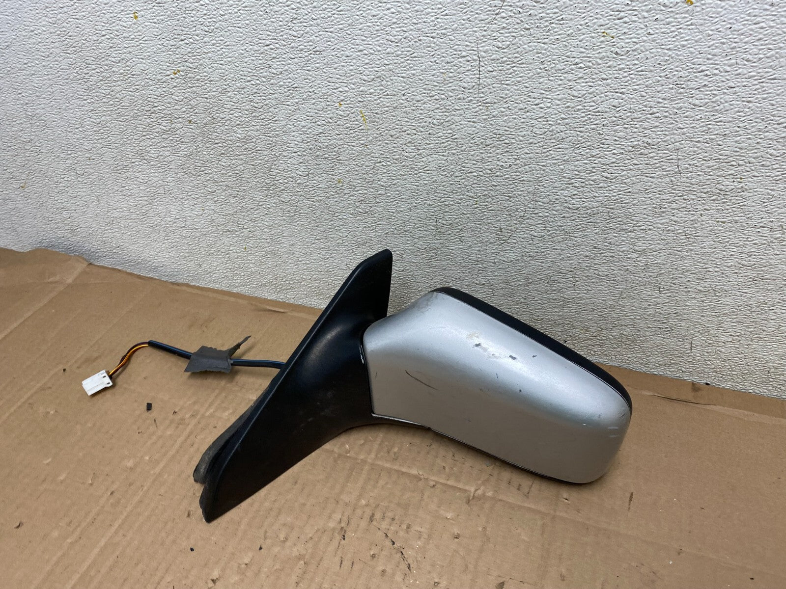 2000 to 2004 Volvo V40 Left Driver LH Side View Door Mirror F8164 DG11