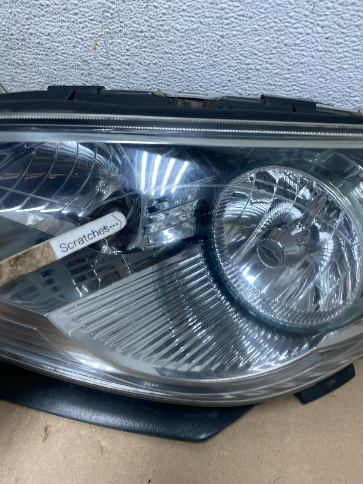 2008 to 2012 Chevrolet Malibu Left+Right Side Set Headlights AE6879 DW4
