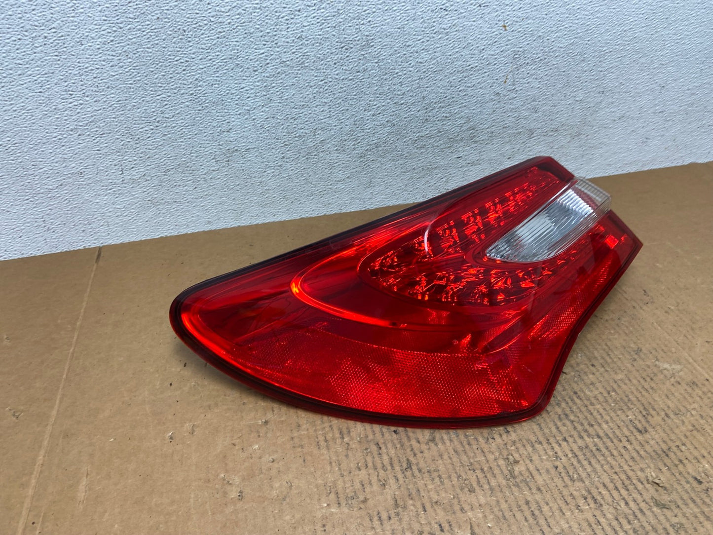 2011 - 2014 Chrysler 200 Sedan Left Driver LH Led Tail Light AE1322 LK2