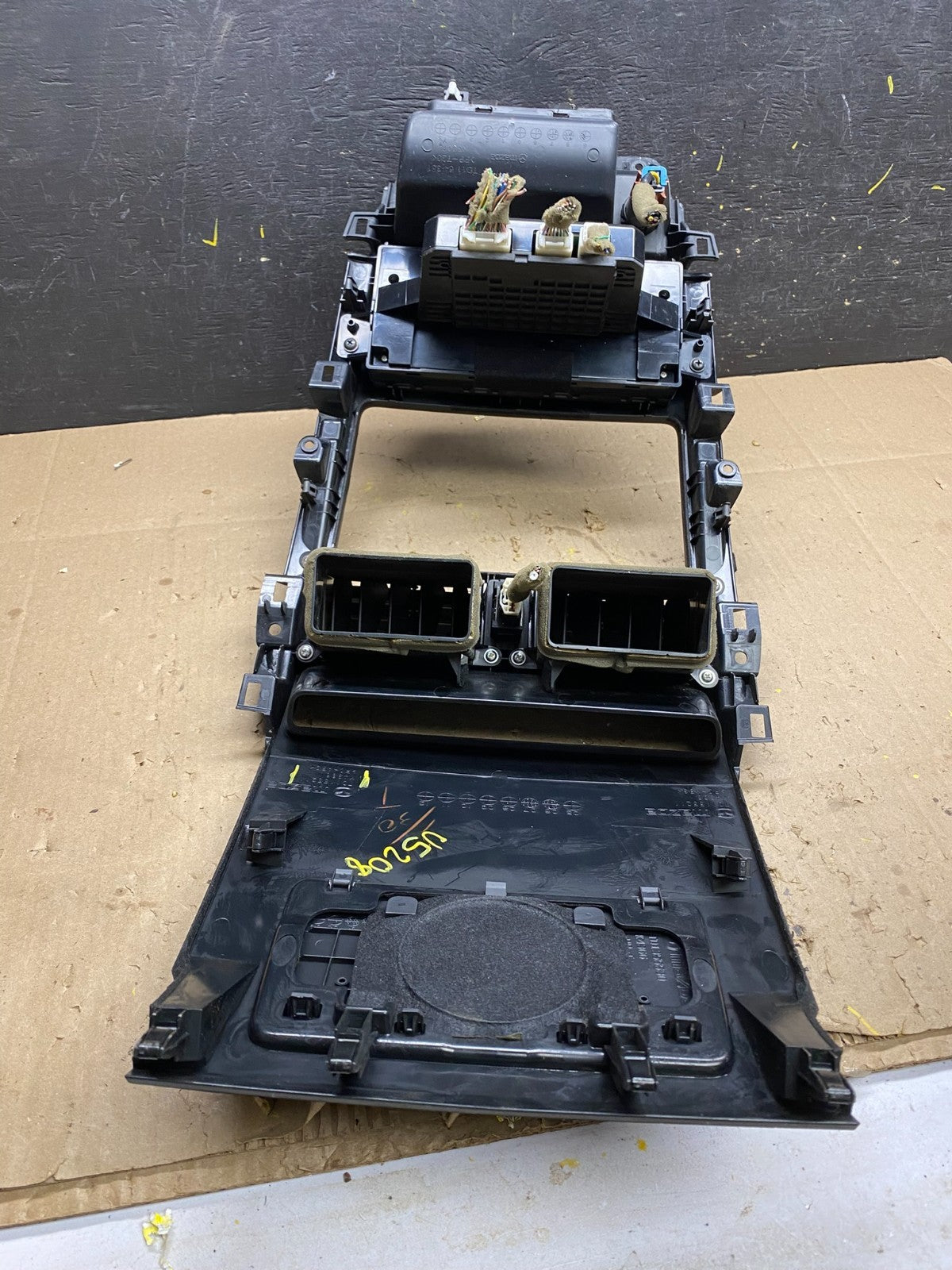 2007 - 2009 Mazda CX-9 Radio Dash Trim Bezel W/Vent AC Climate Control U5208 DG4