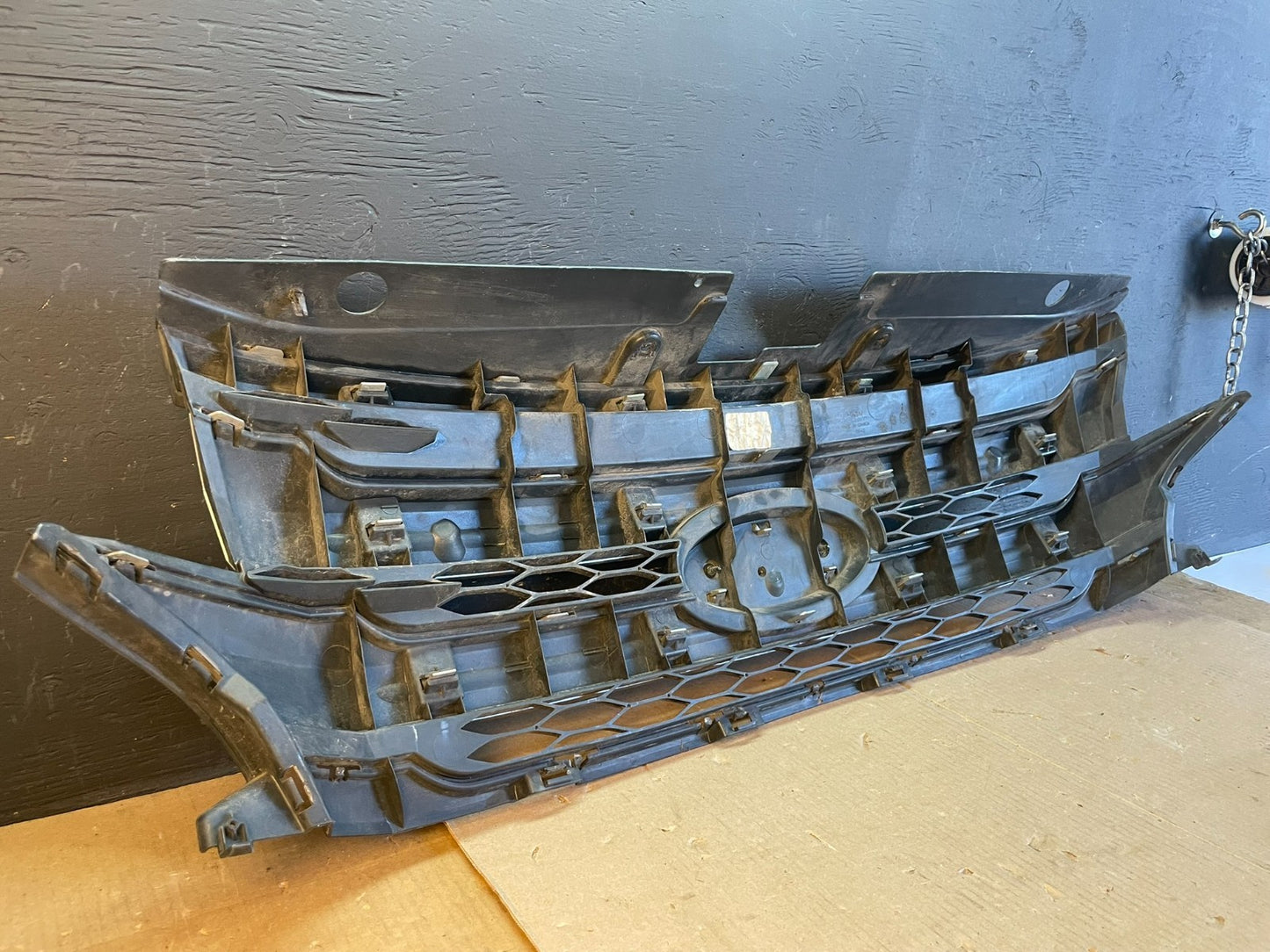 2011 2012 2013 Ford Edge Front Upper Chrome Grille Grill  AB7883 DG6