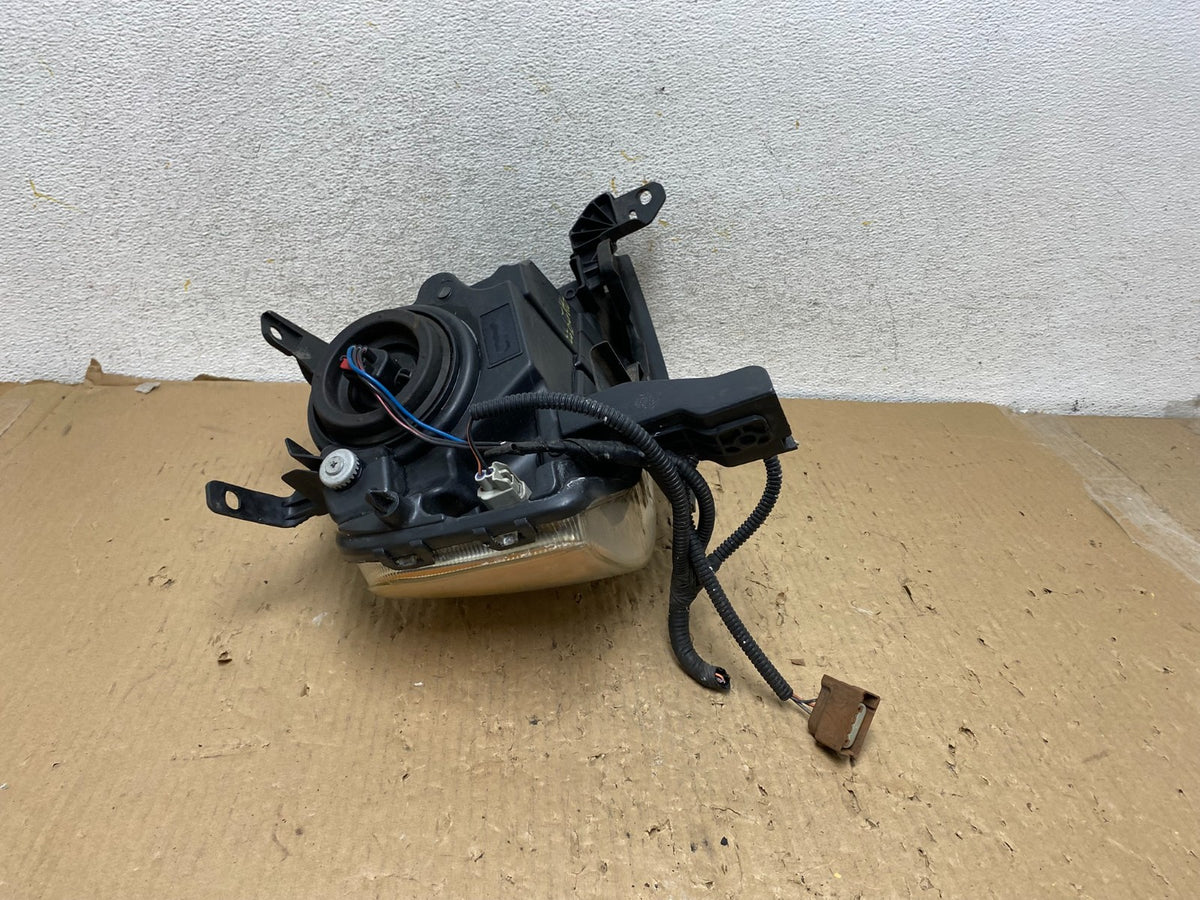 2005 - 2007 Ford Freestyle Left Driver LH Side Halogen Headlight AH2933 DW6
