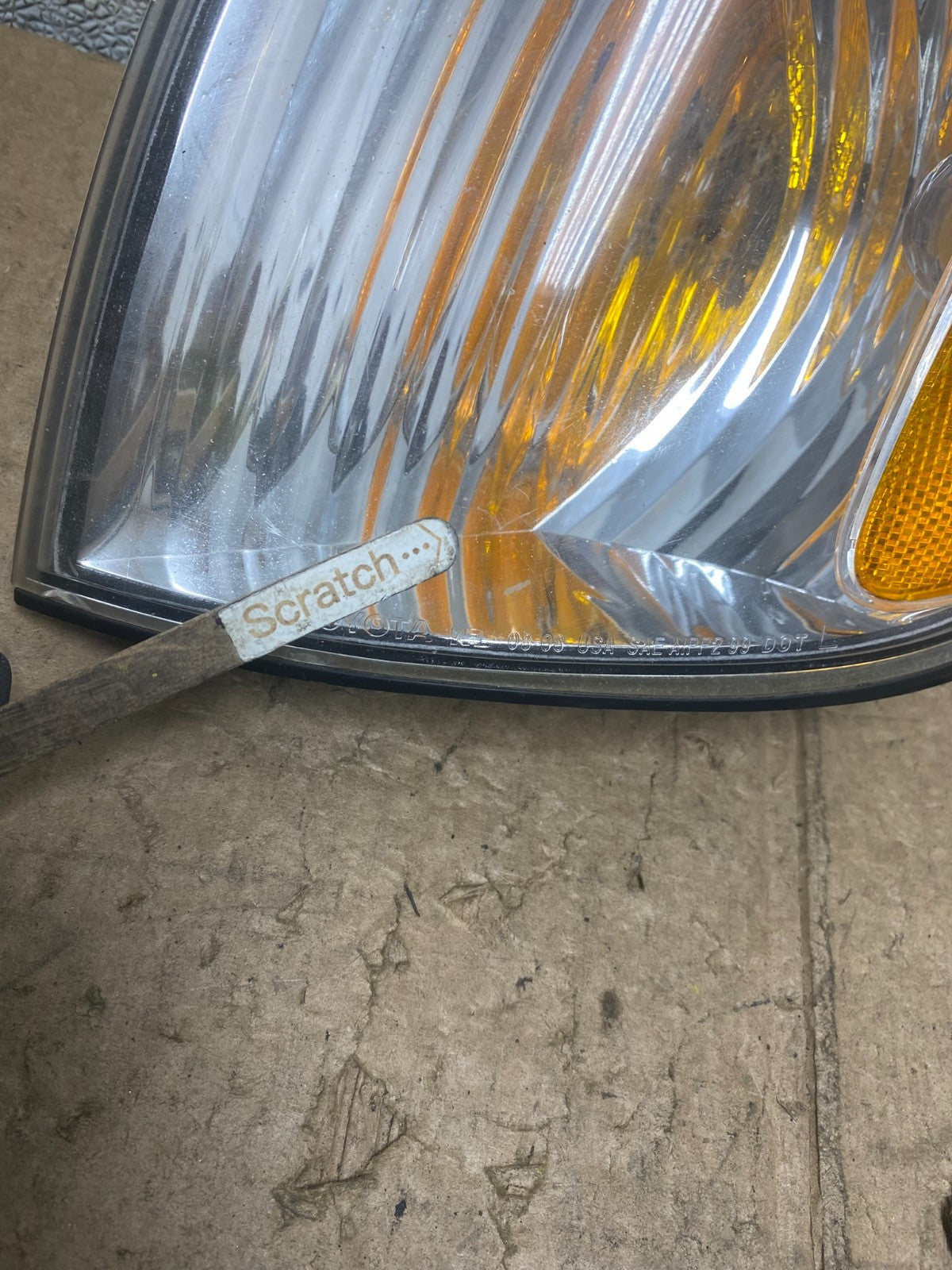 2001 to 2003 Toyota Sienna Turn Signal Left Driver LH Lamp V4419 DW3