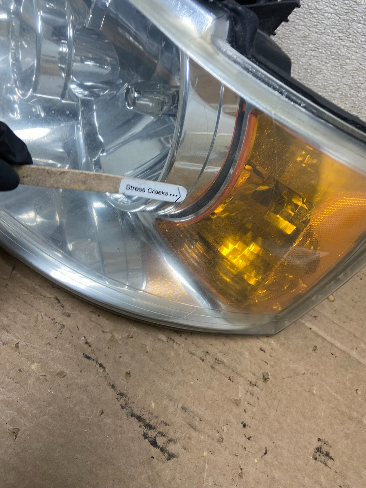2003 - 2006 Ford Expedition Left Driver LH Side Headlight Halogen Oem AB5343 DW3