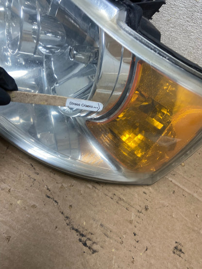 2003 - 2006 Ford Expedition Left Driver LH Side Headlight Halogen Oem AB5343 DW3