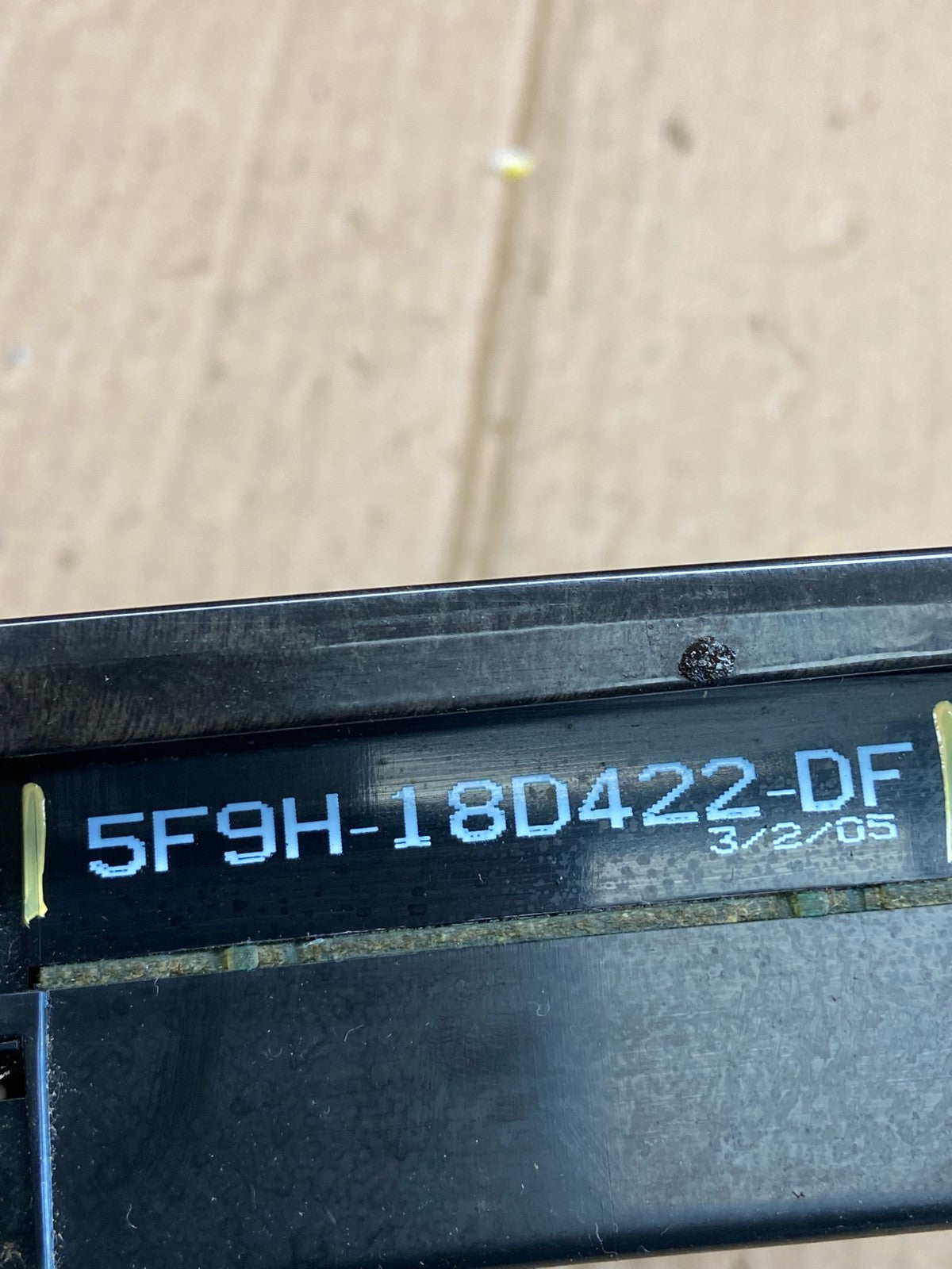 2005 to 2007 Ford Freestyle Montego Climate Control Radio Bezel Trim aa4870 DG6