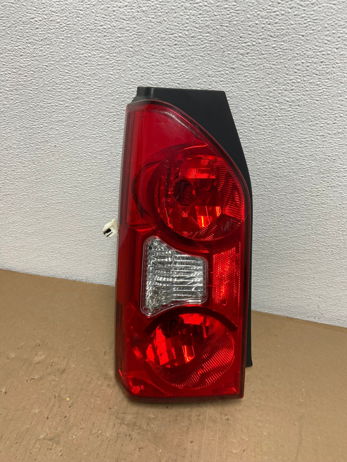 2005 to 2015 Nissan Xterra Tail light Left Driver Lh Side Oem AB6515 LK0
