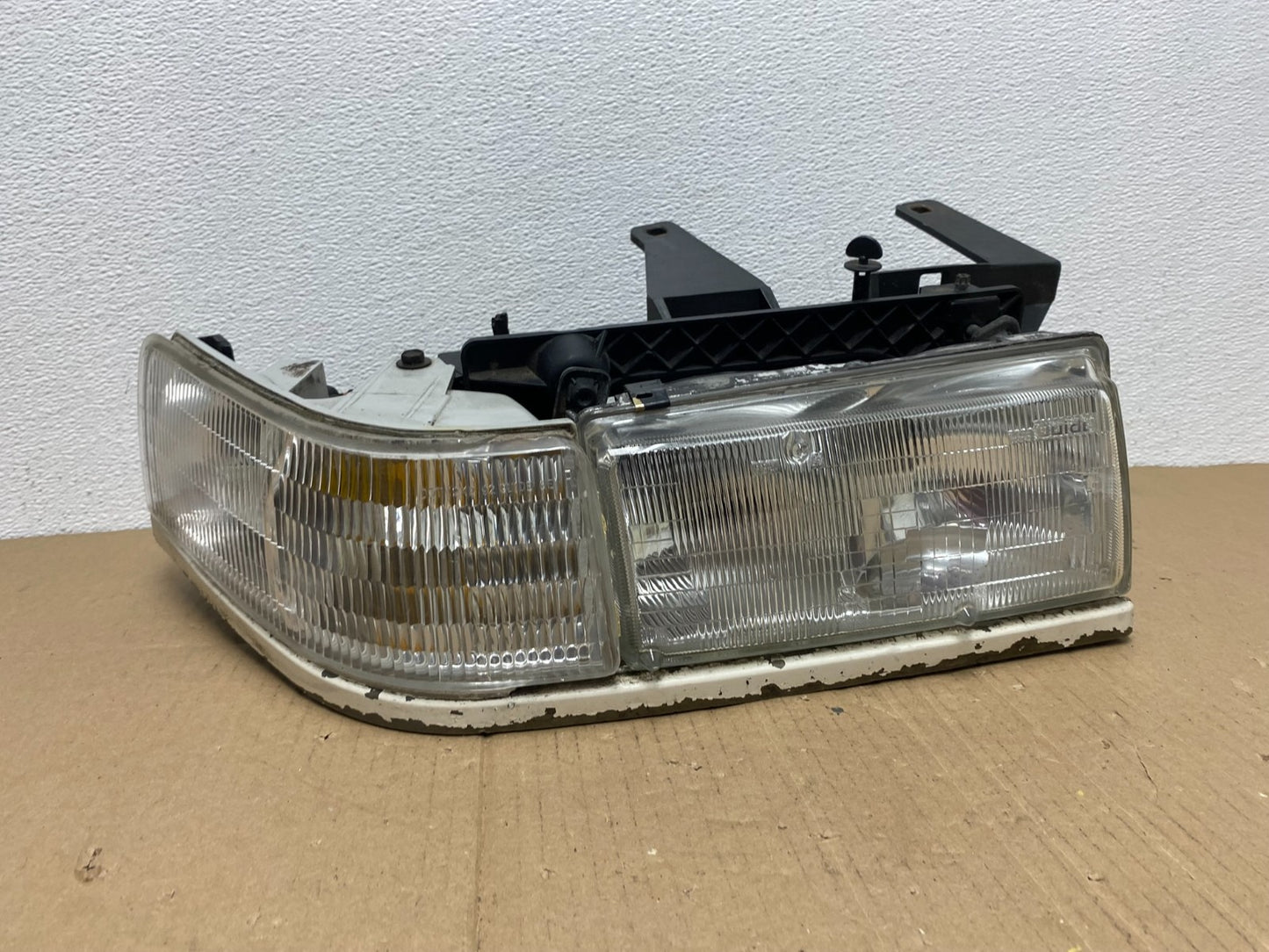 1992 to 2002 Cadillac Eldorado Right Passenger Headlight With Harness AB8117 DG0