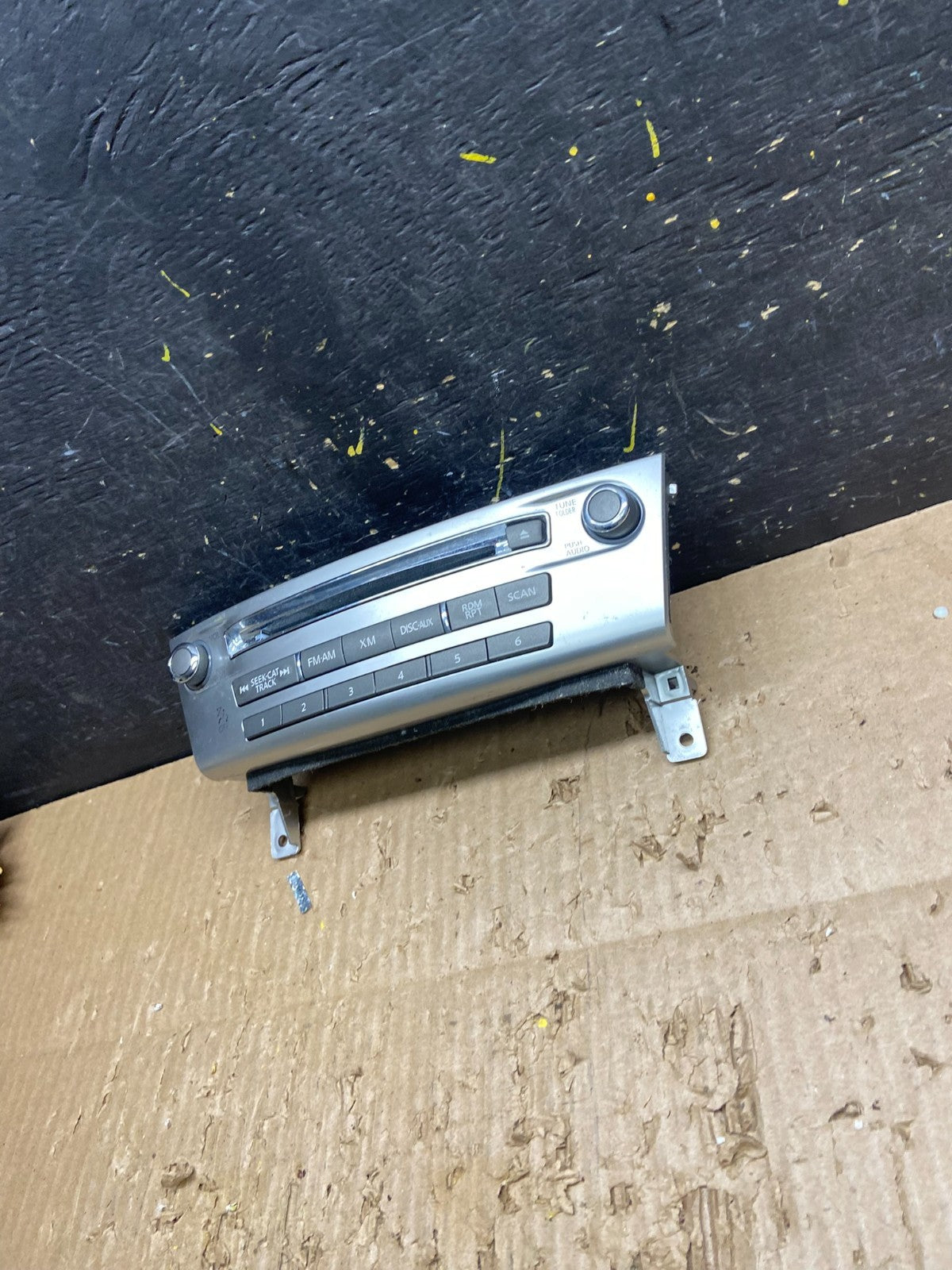2011 2012 2013  Infiniti M37 Radio Control Face Plate Unit CD Player v7708 DG2